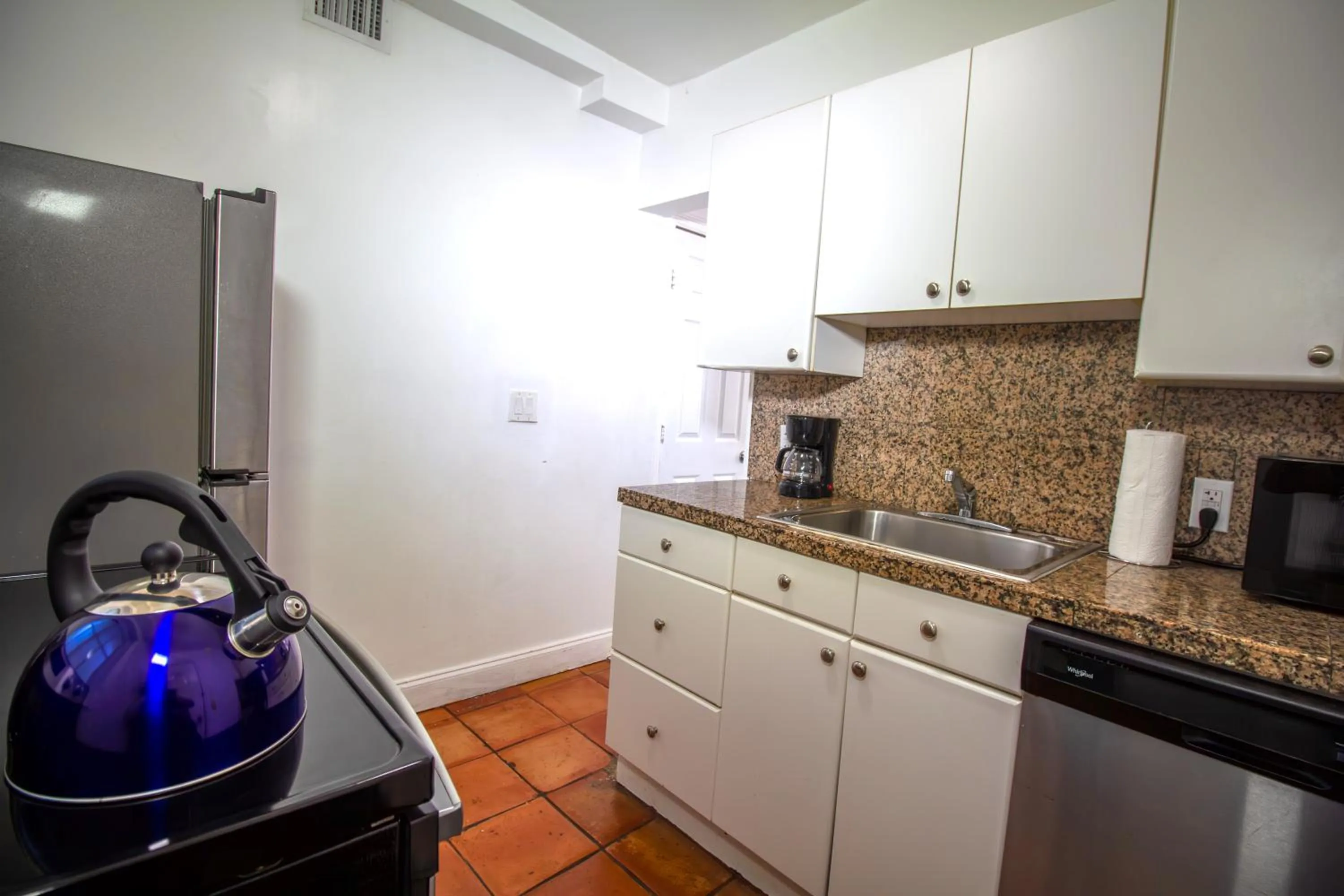 Coffee/tea facilities in Courtyard Apartments Part of the Oasis Casita Collection
