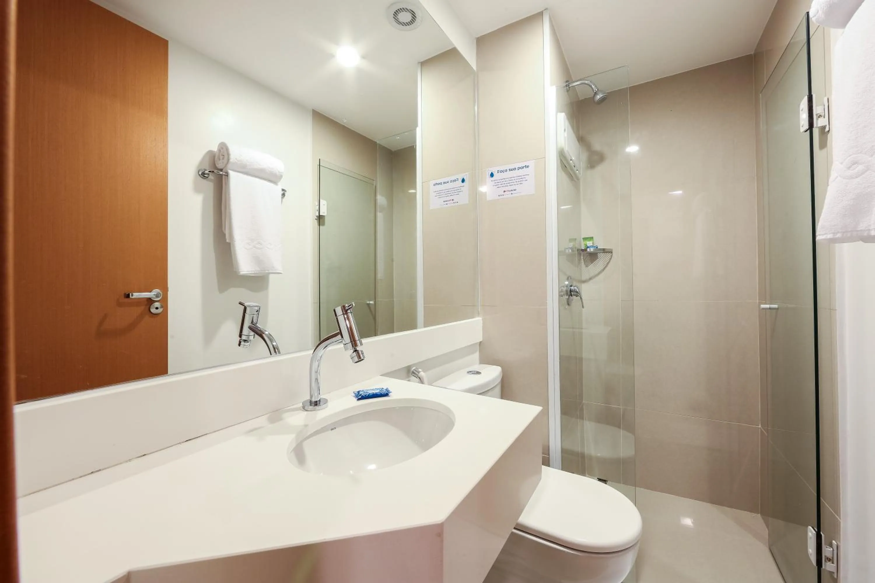 Bathroom in i5 Hotel Águas Claras