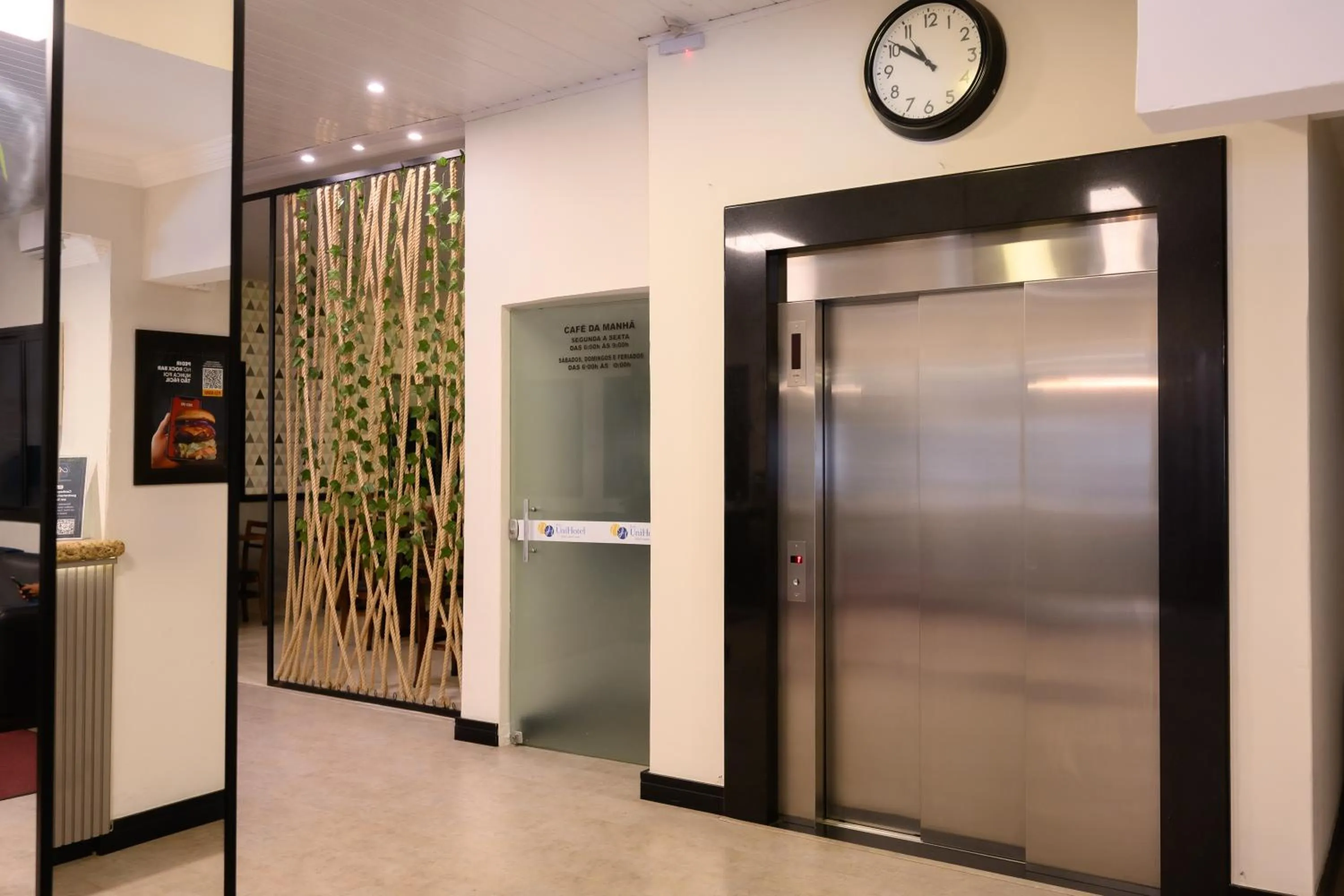 elevator in Hotel Colonial