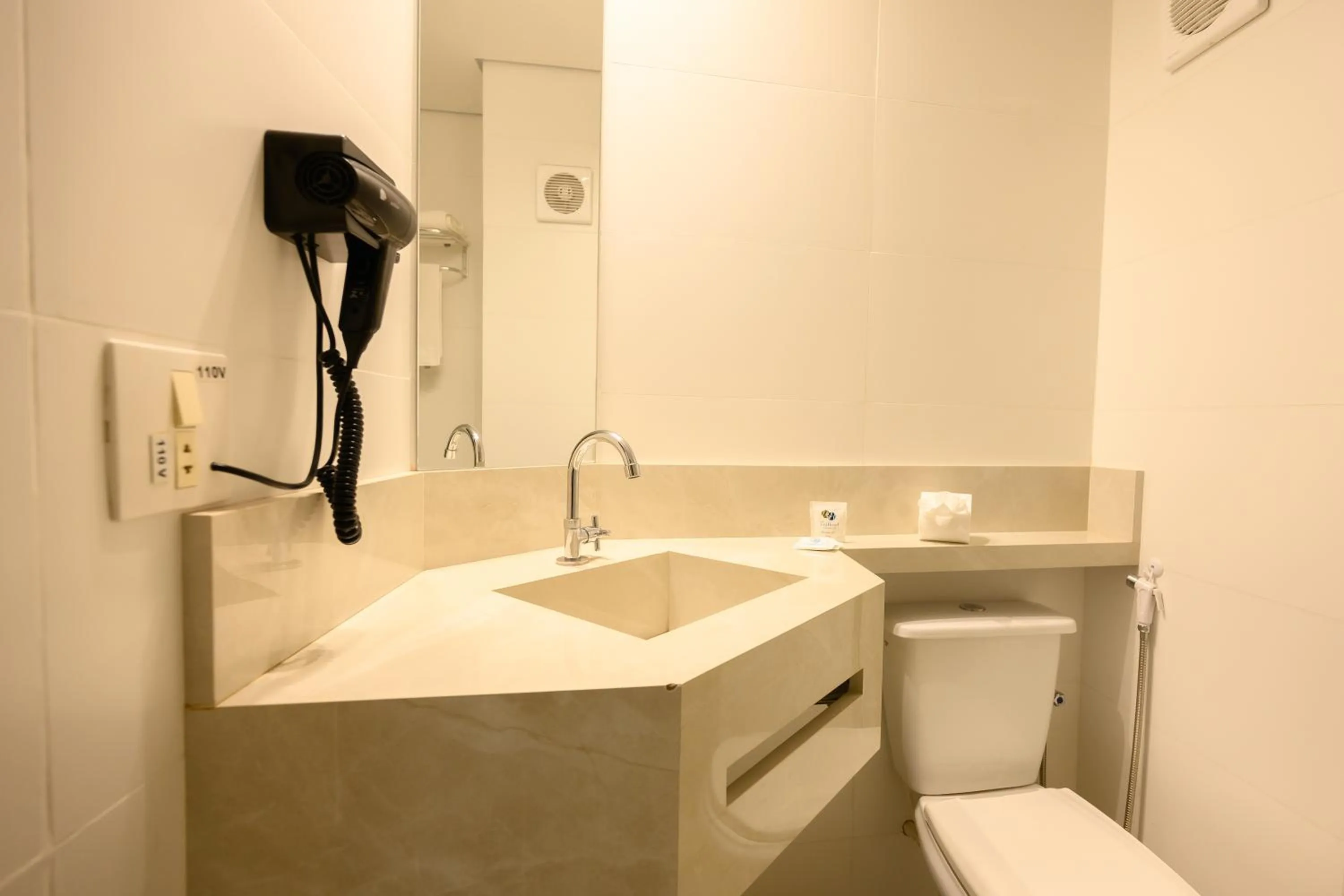 Bathroom in Hotel Colonial