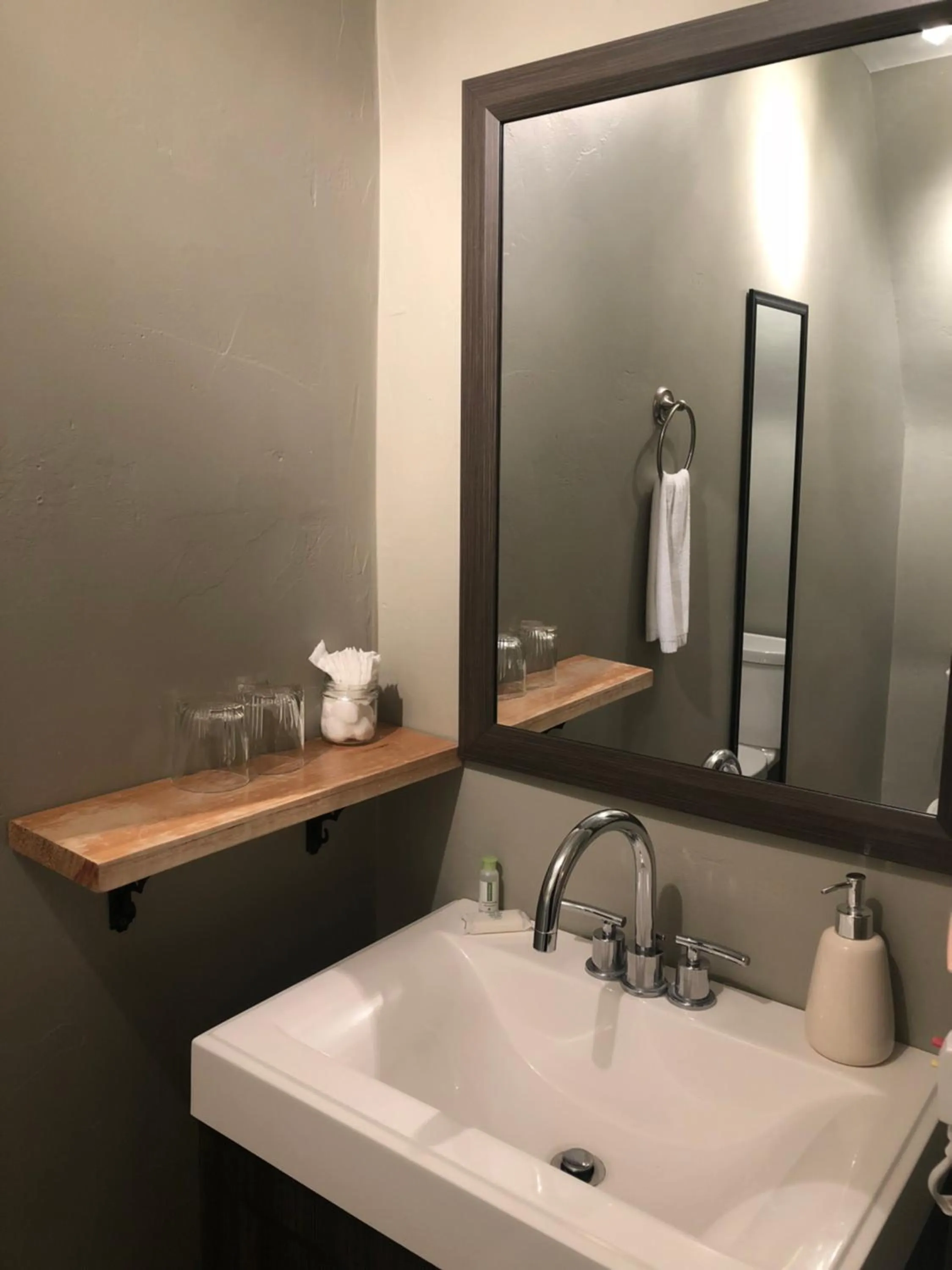 Bathroom in The Salida Inn and Hostel