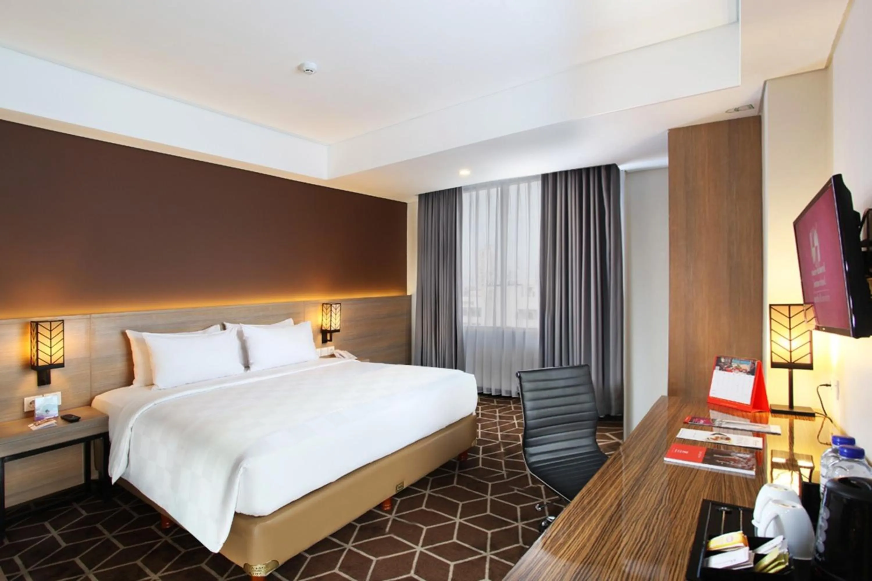 Bedroom, Bed in Swiss-Belinn Tunjungan Surabaya