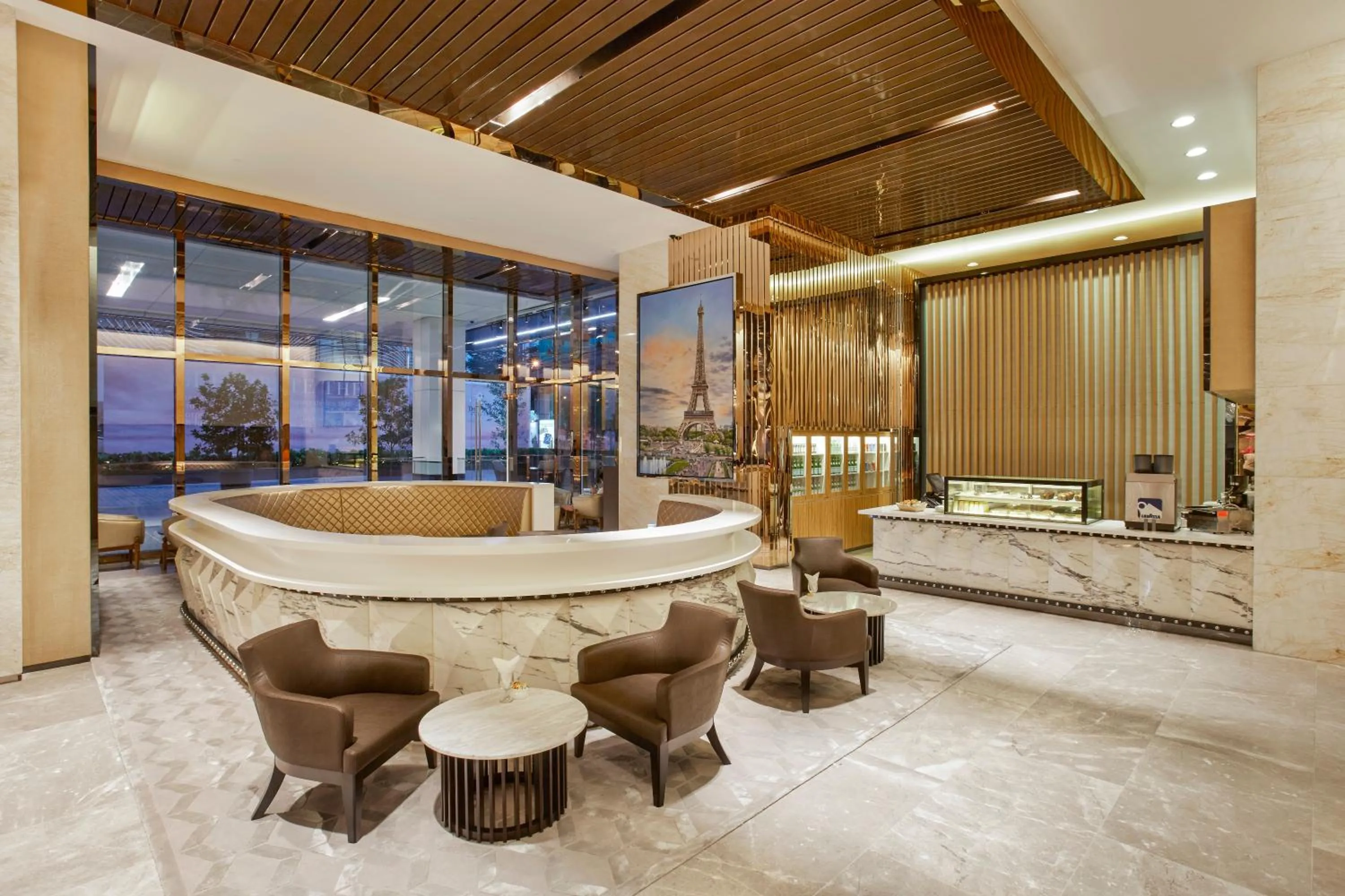 Restaurant/places to eat in THE FACE Suites Hotel