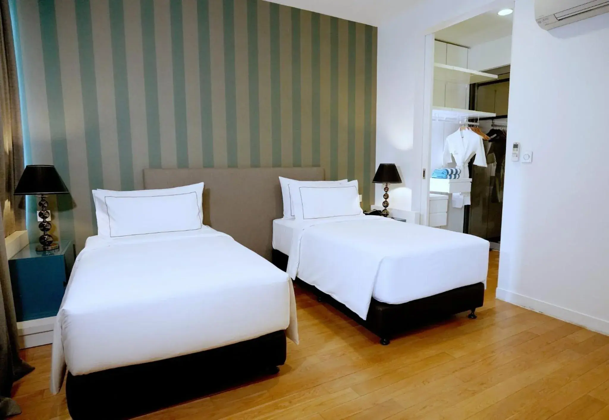 One Bedroom Deluxe Twin in THE FACE Suites Hotel One Bedroom Deluxe Twin in THE FACE Suites Hotel