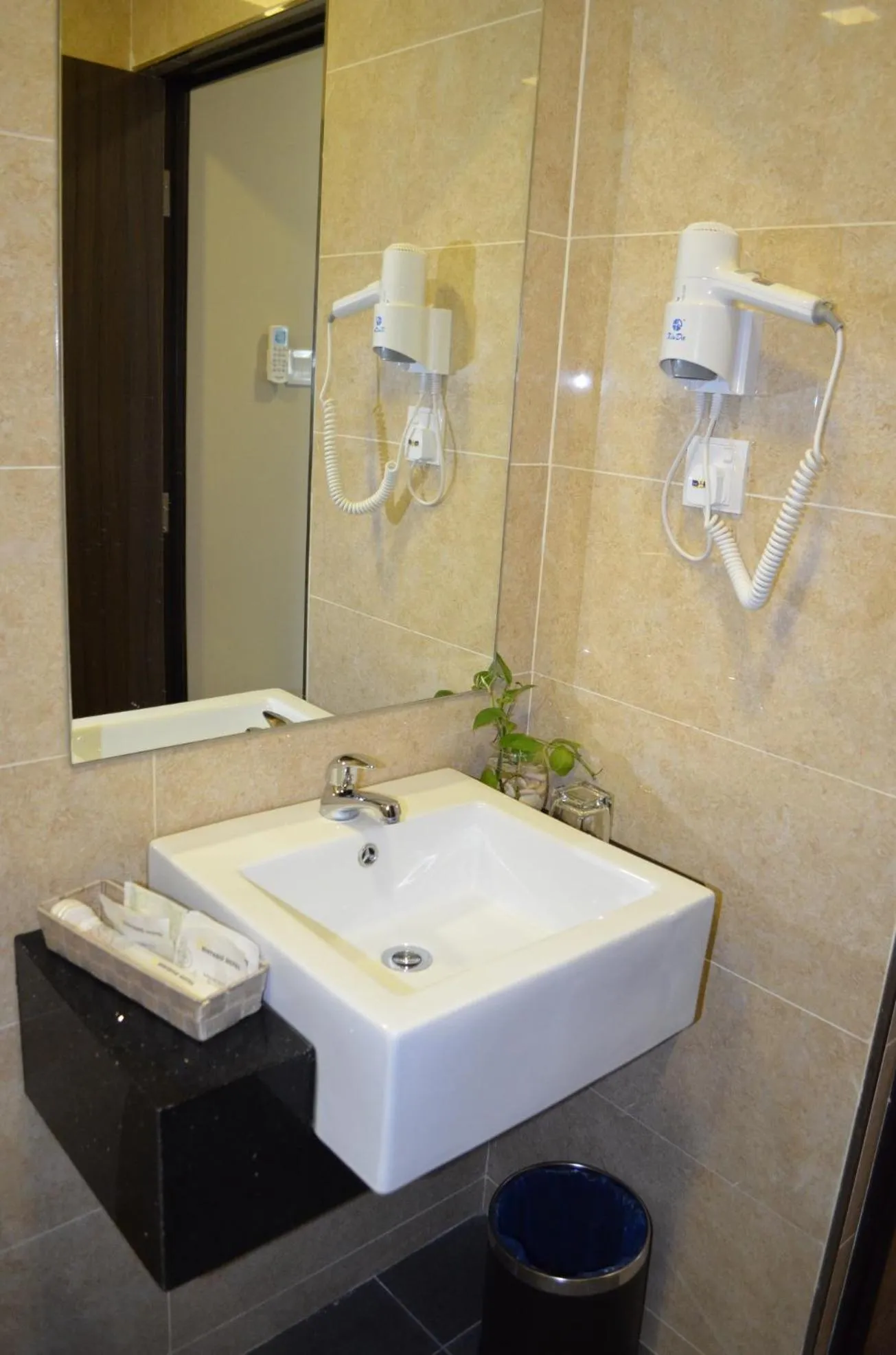 Toilet in Q Bintang Hotel