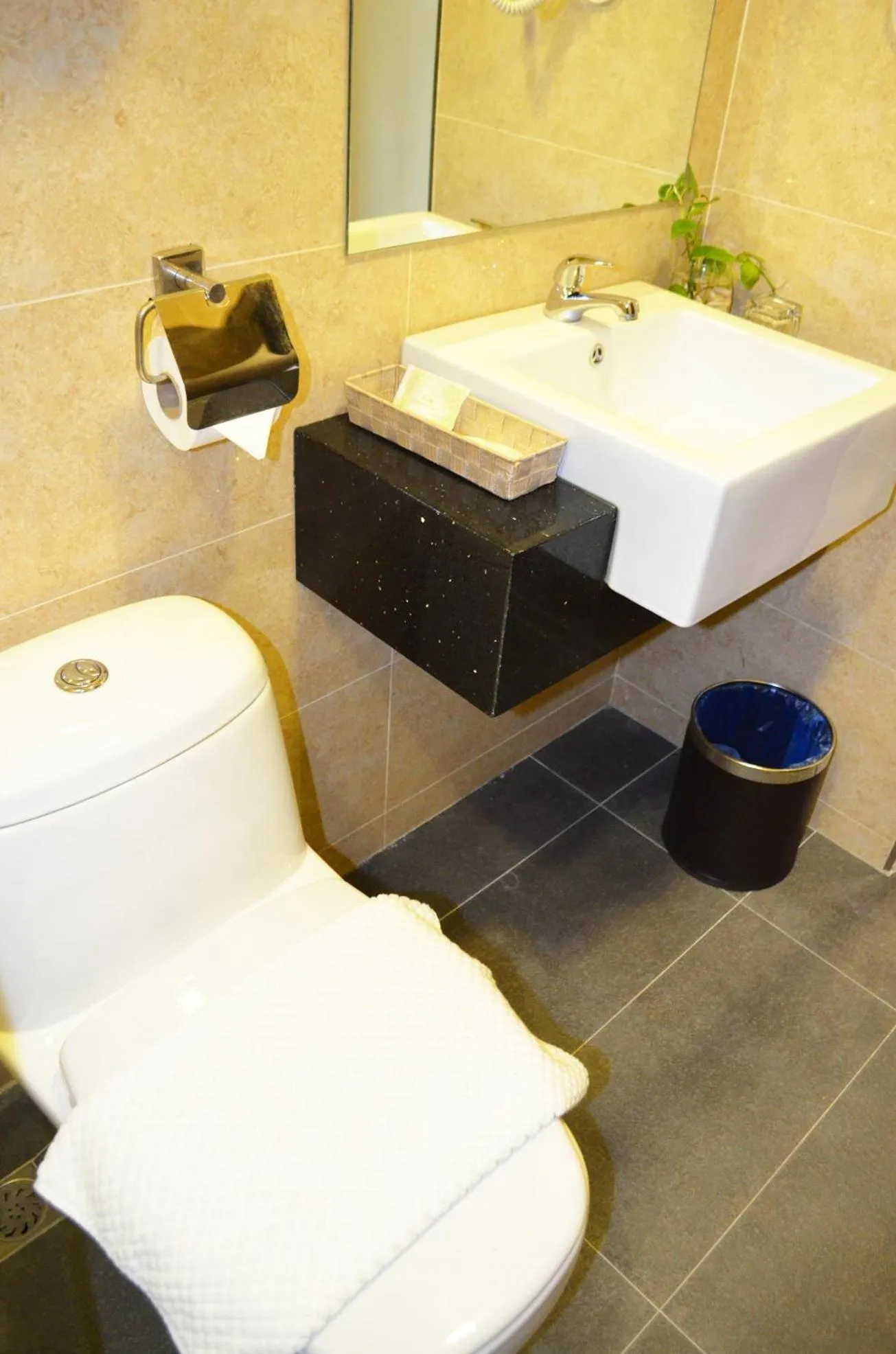 Toilet in Q Bintang Hotel