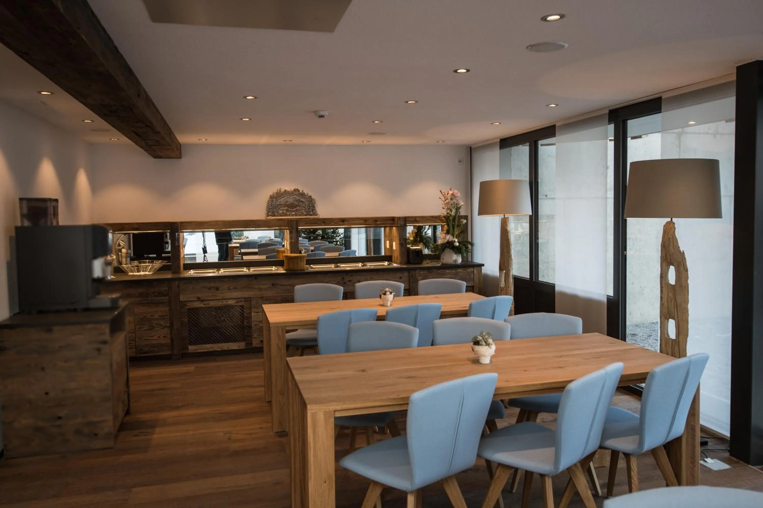 Restaurant/places to eat in Panorama Ski Lodge