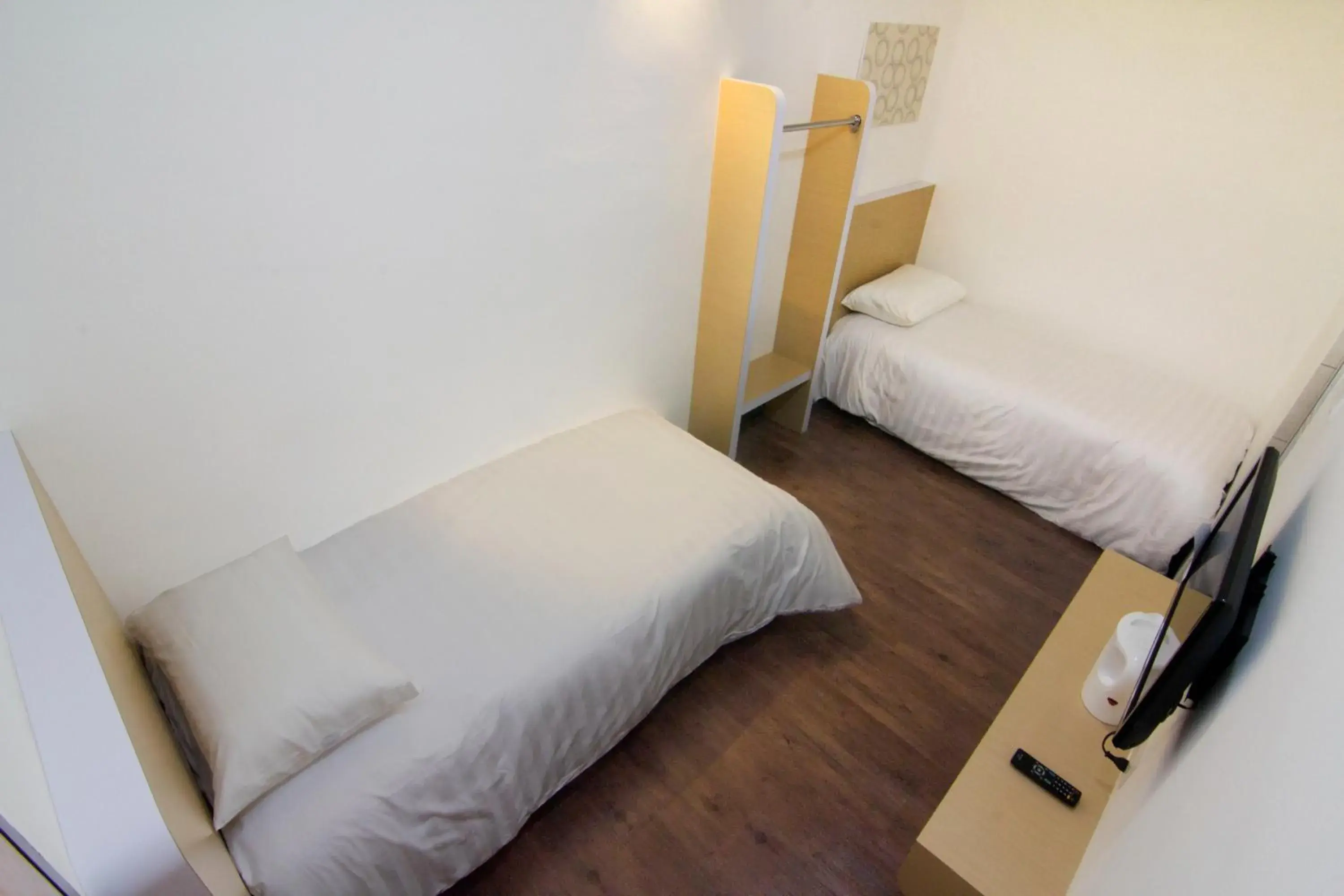 Budget Twin Room in Thanks Hotel Budget Twin Room in Thanks Hotel