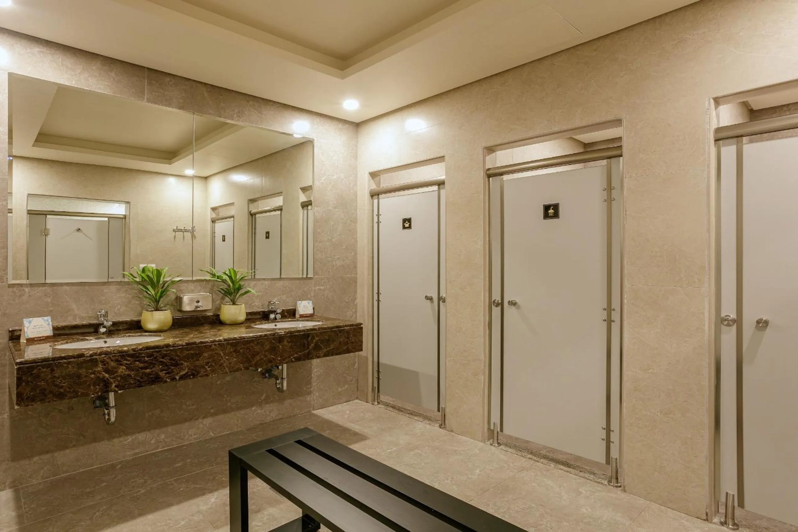 Shower in Sunset Jeddah