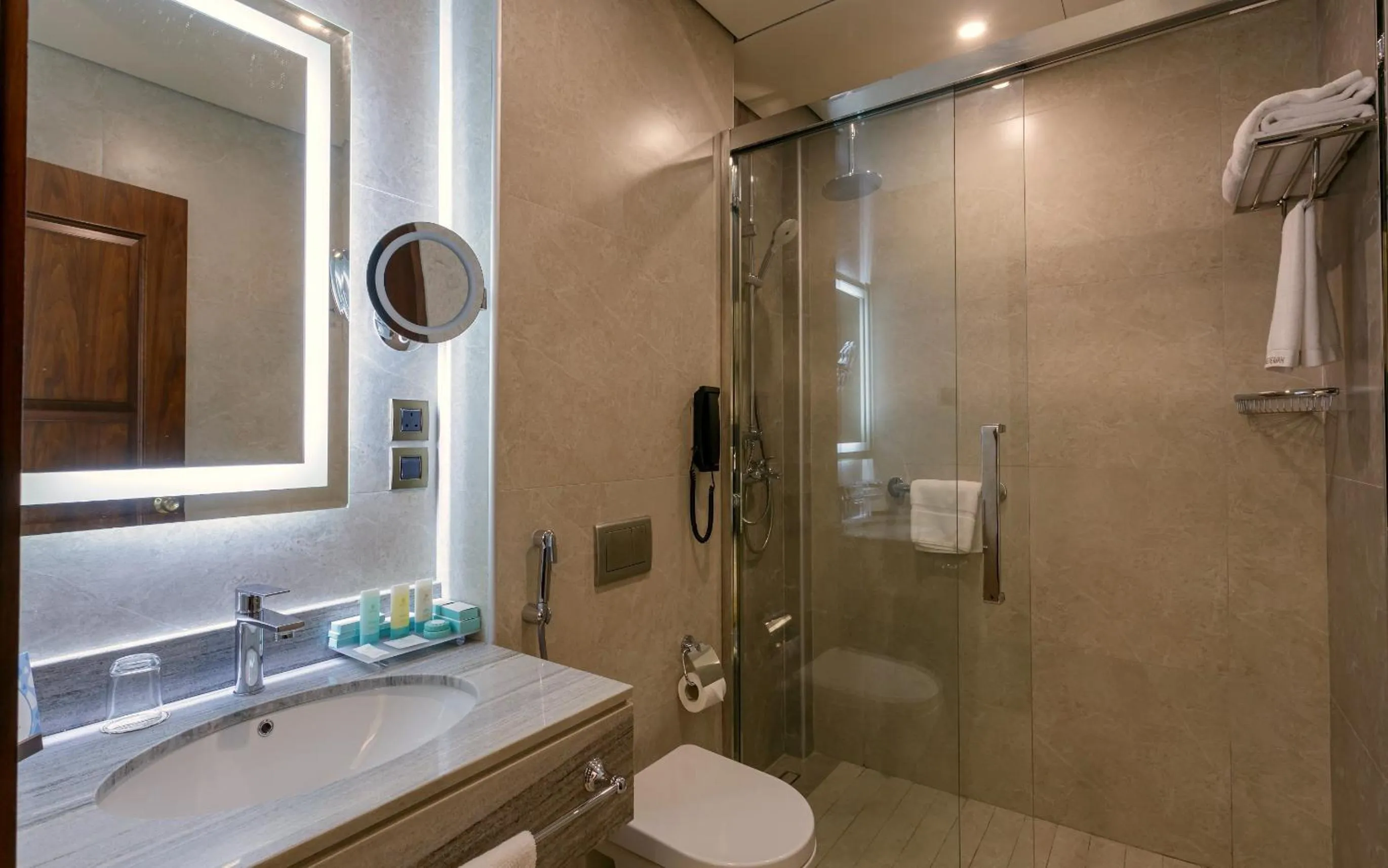 Shower in Sunset Jeddah