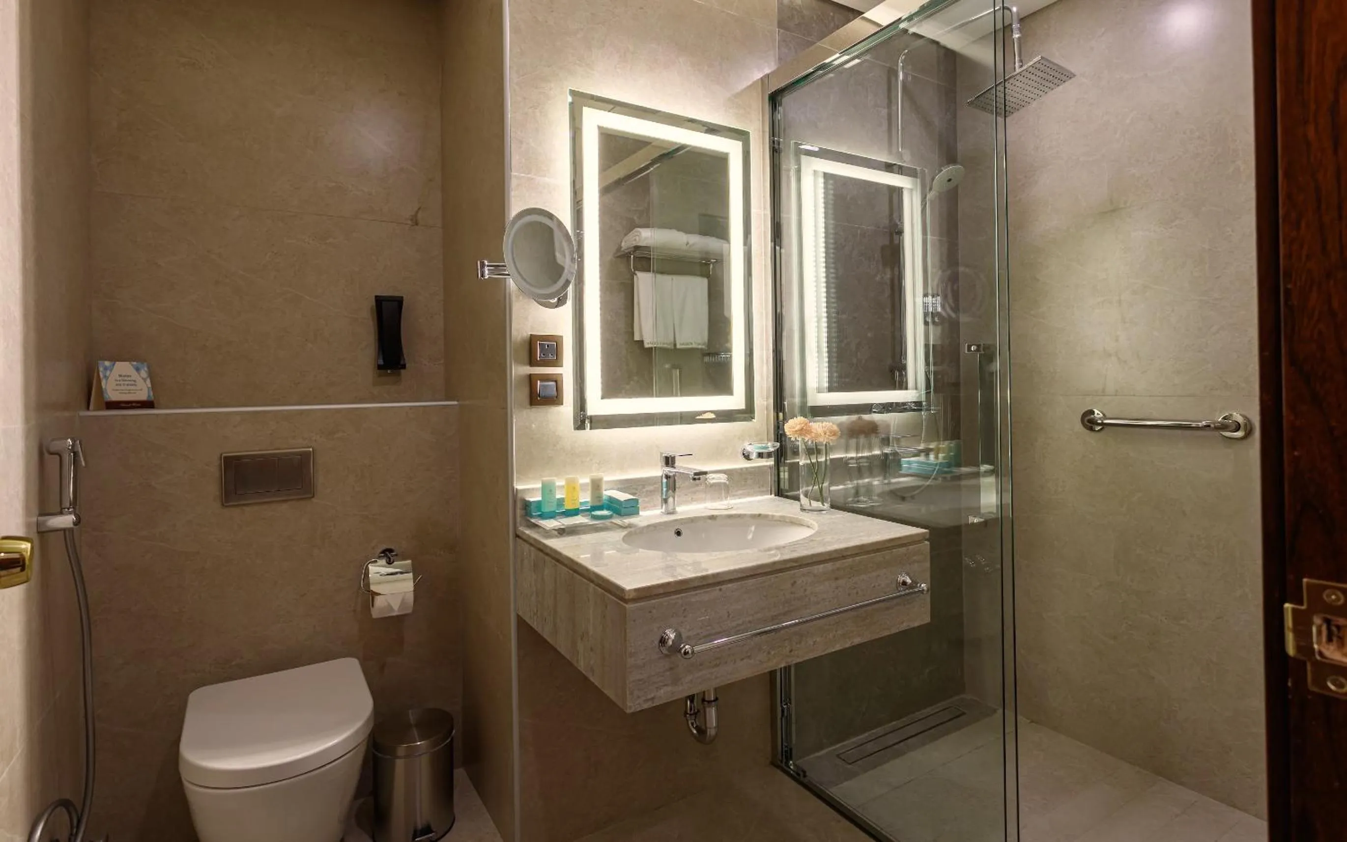 Shower in Sunset Jeddah