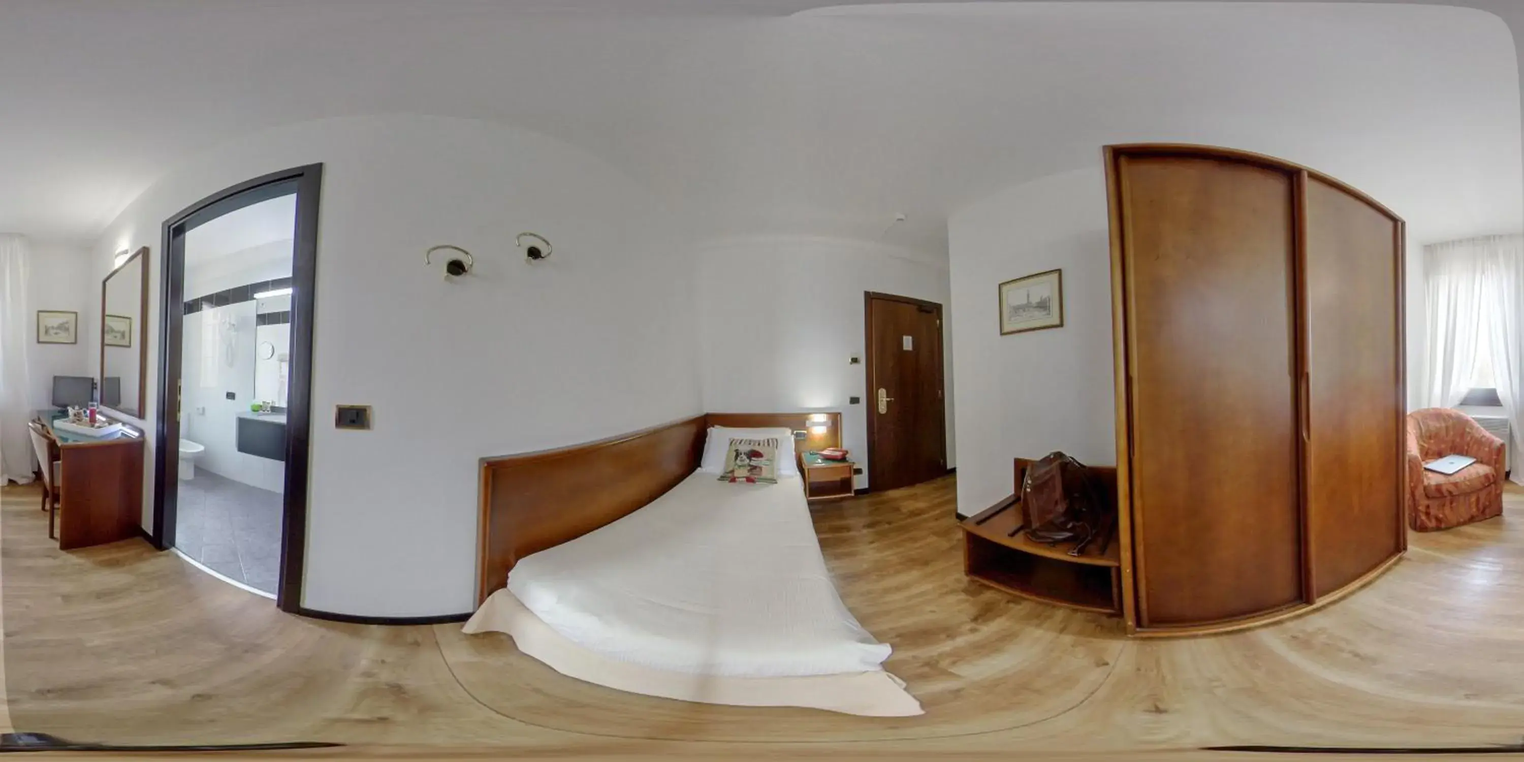 Standard Single Room in Hotel Daunia Standard Single Room in Hotel Daunia