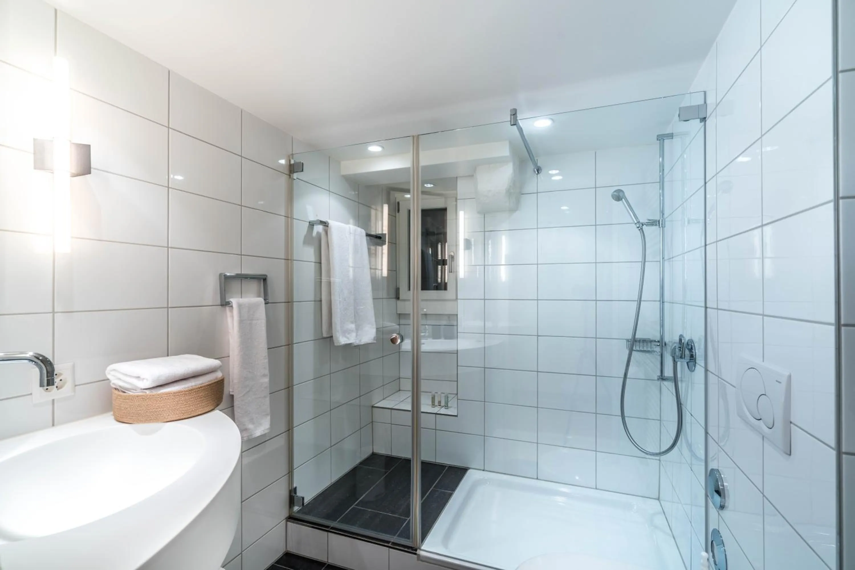 Bathroom in Lake Side Location Bellevue