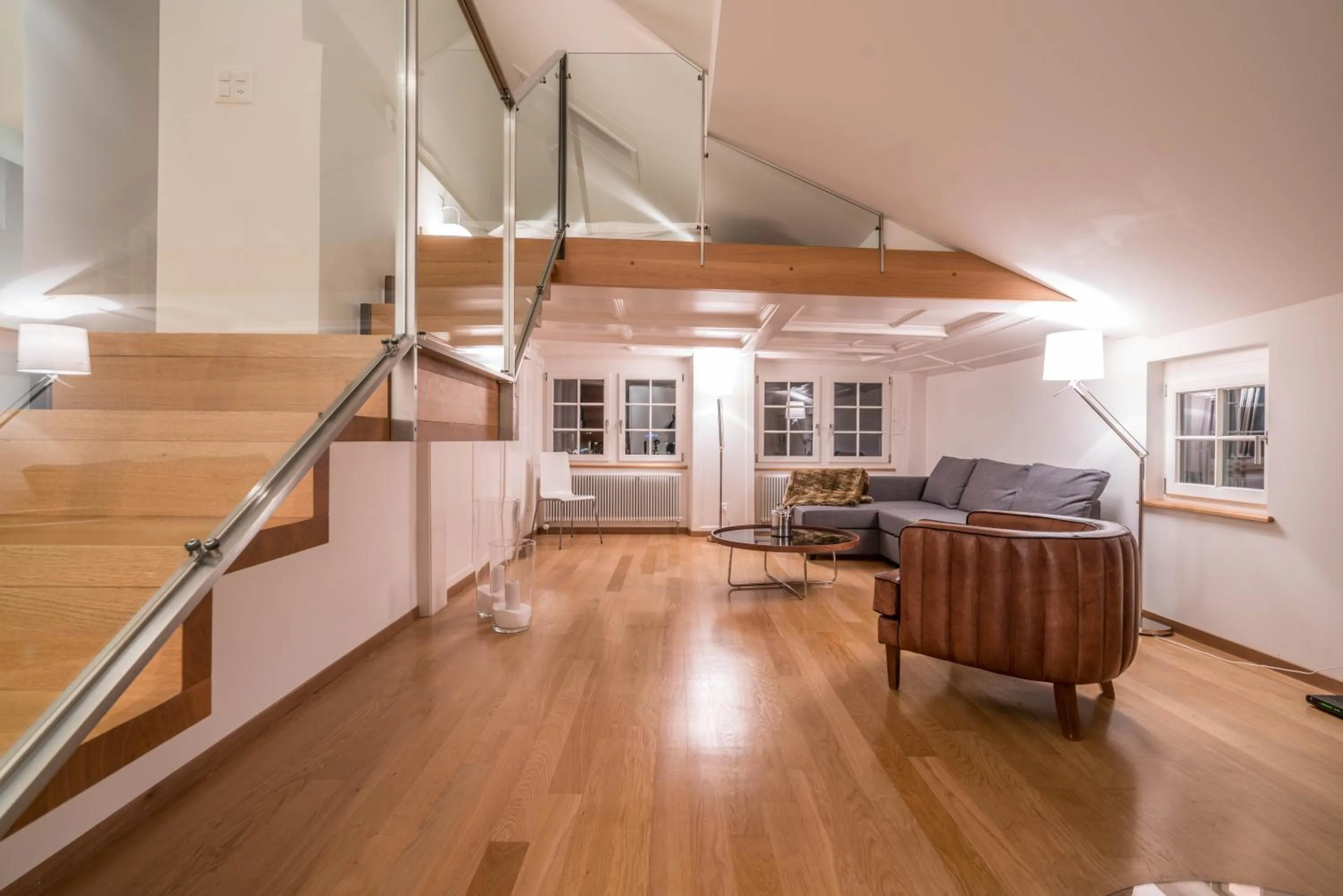 Living room in Lake Side Location Bellevue