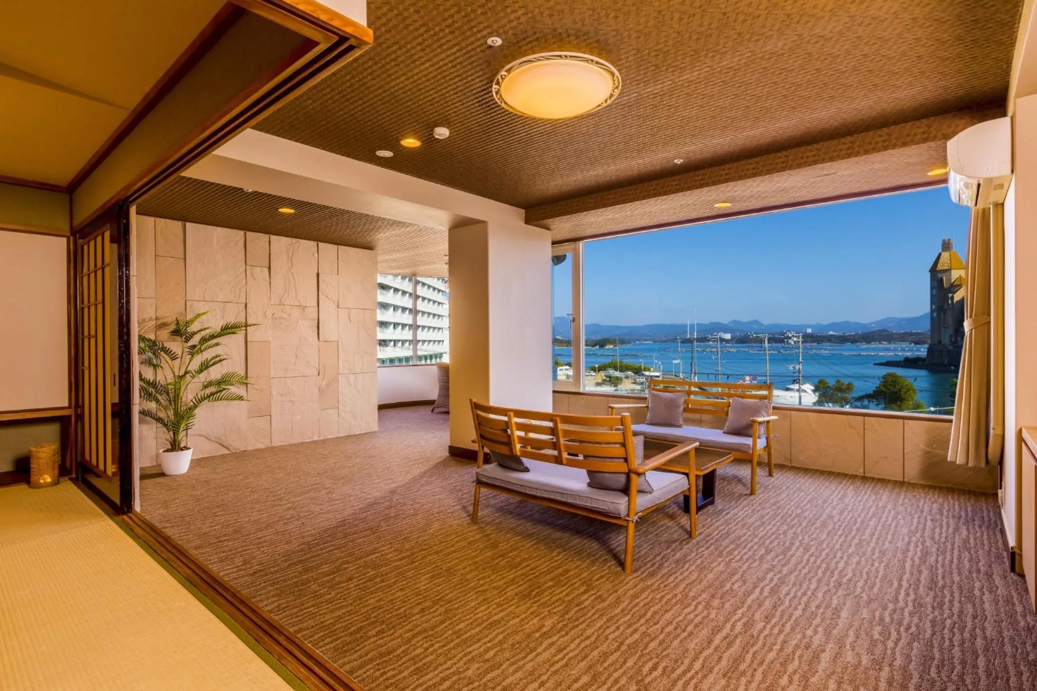 Photo of the whole room in Ooedo Onsen Monogatari Premium Shirahama Gyoen