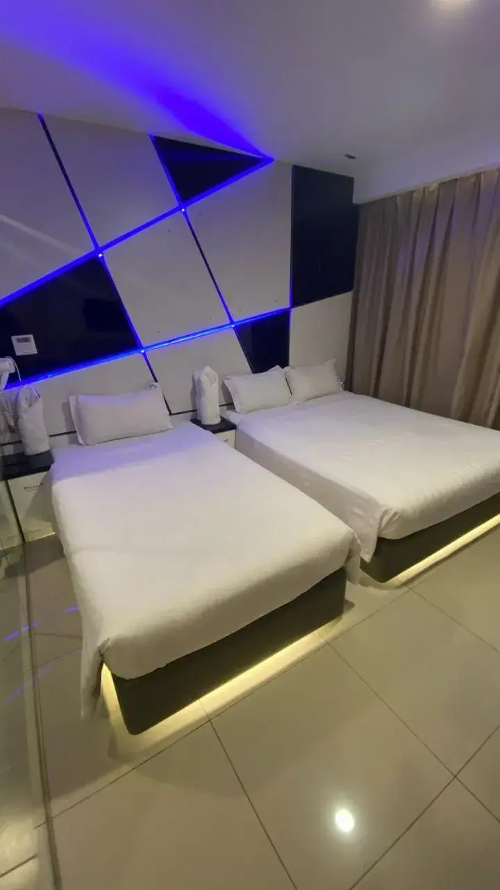 Triple Room with View in Hotel Vevo Puchong Malaysia Triple Room with View in Hotel Vevo Puchong Malaysia