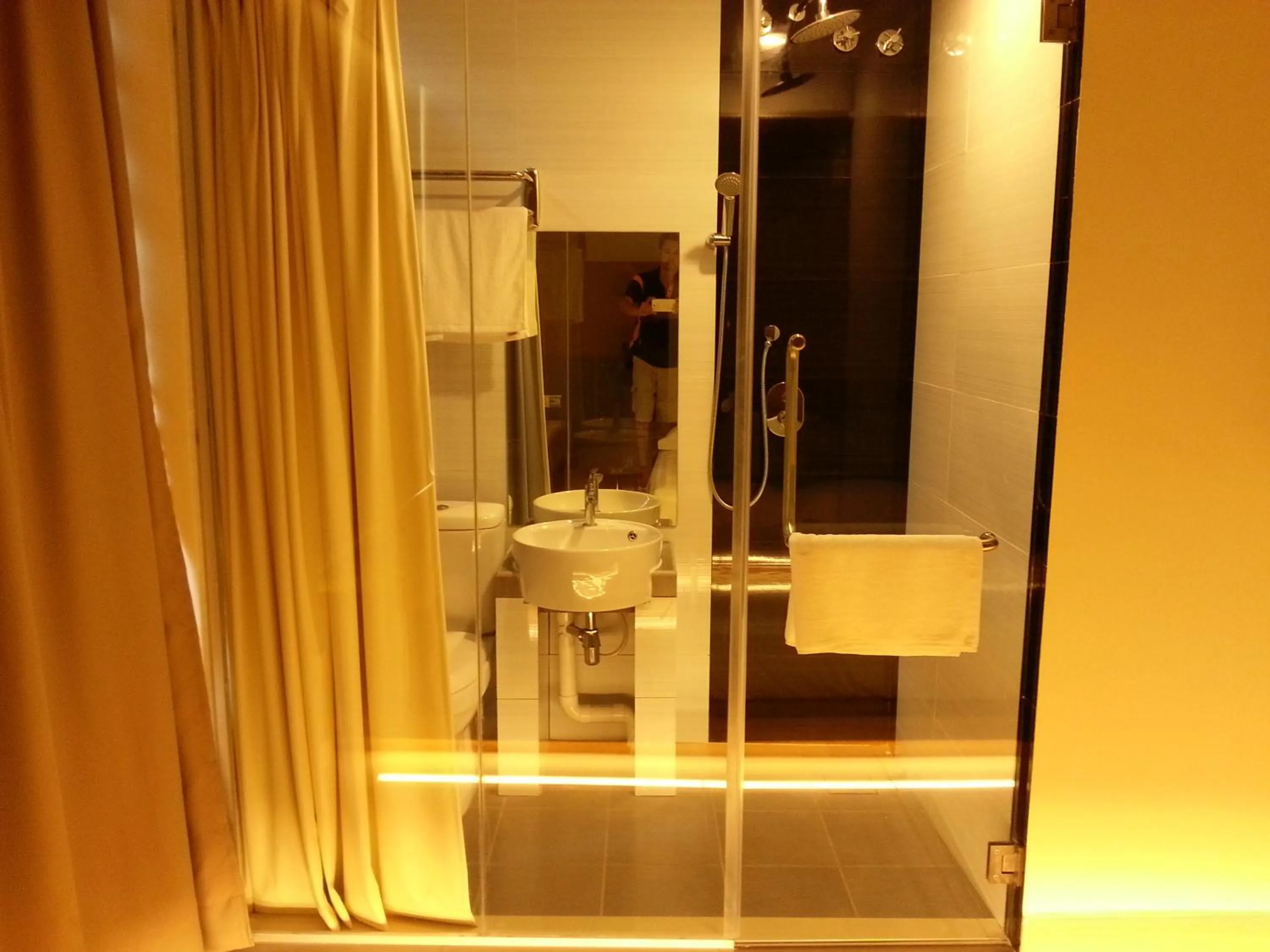 Bathroom in Hotel Vevo Puchong Malaysia