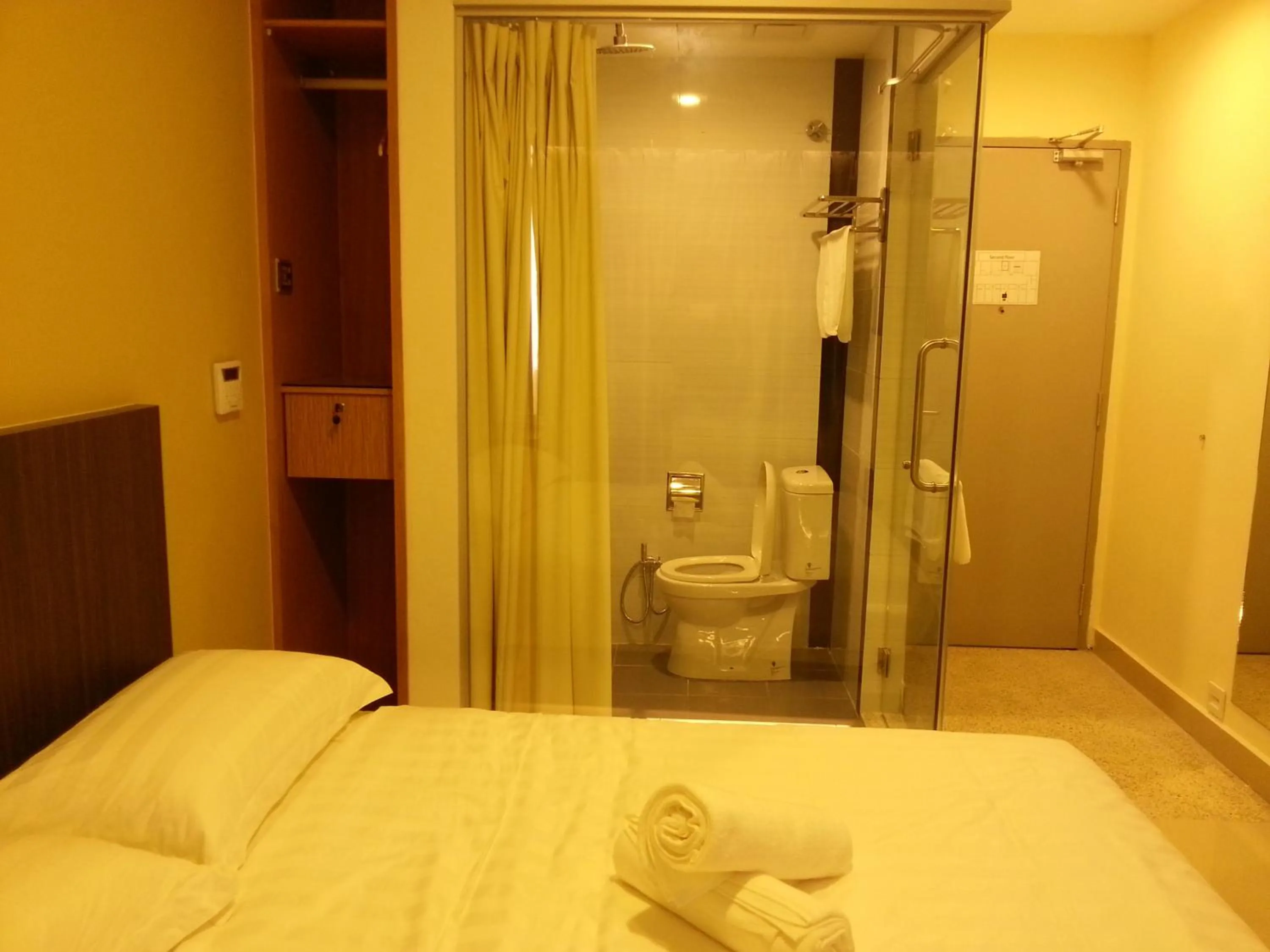 Photo of the whole room, Bed in Hotel Vevo Puchong Malaysia