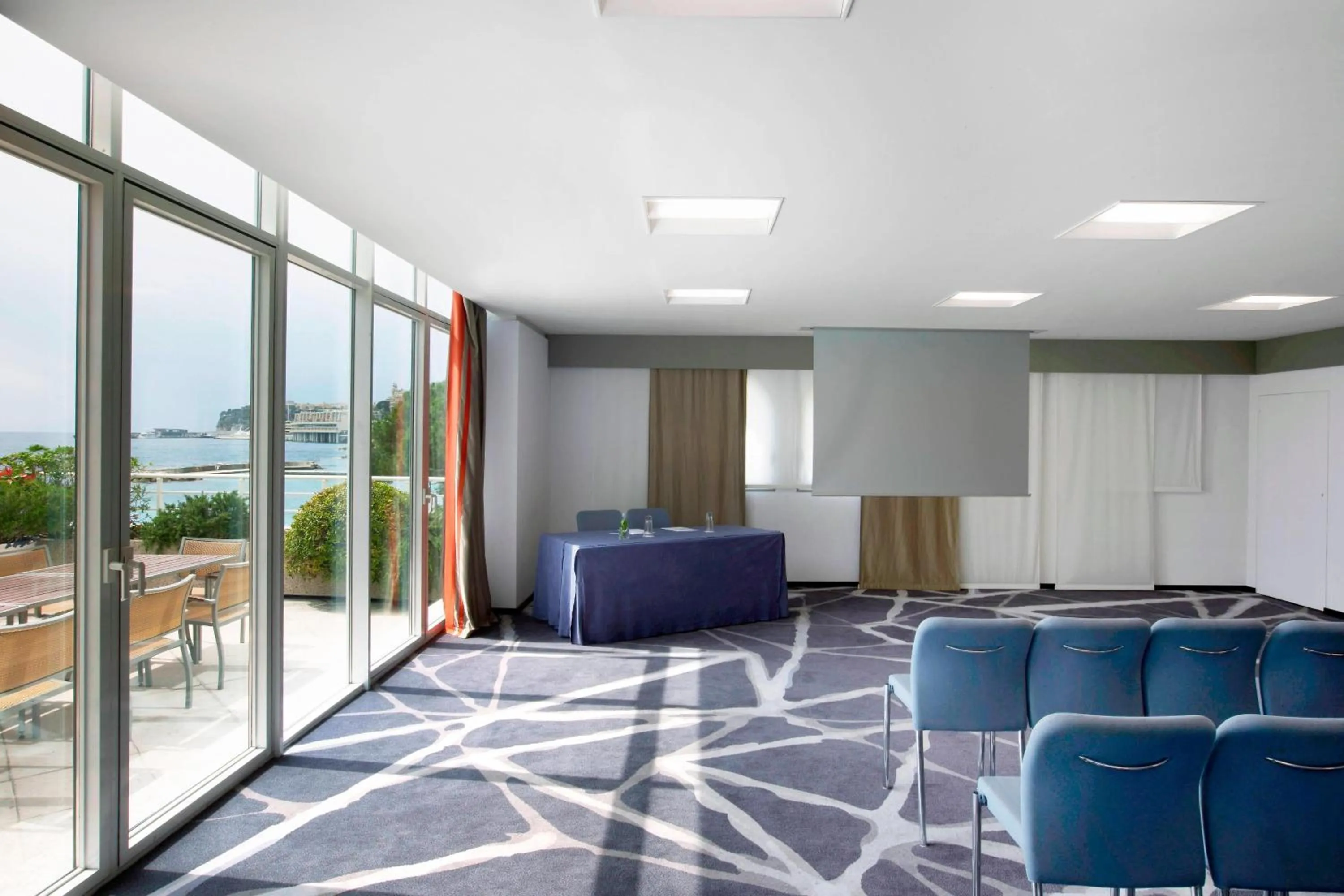 Meeting/conference room in Le Méridien Beach Plaza