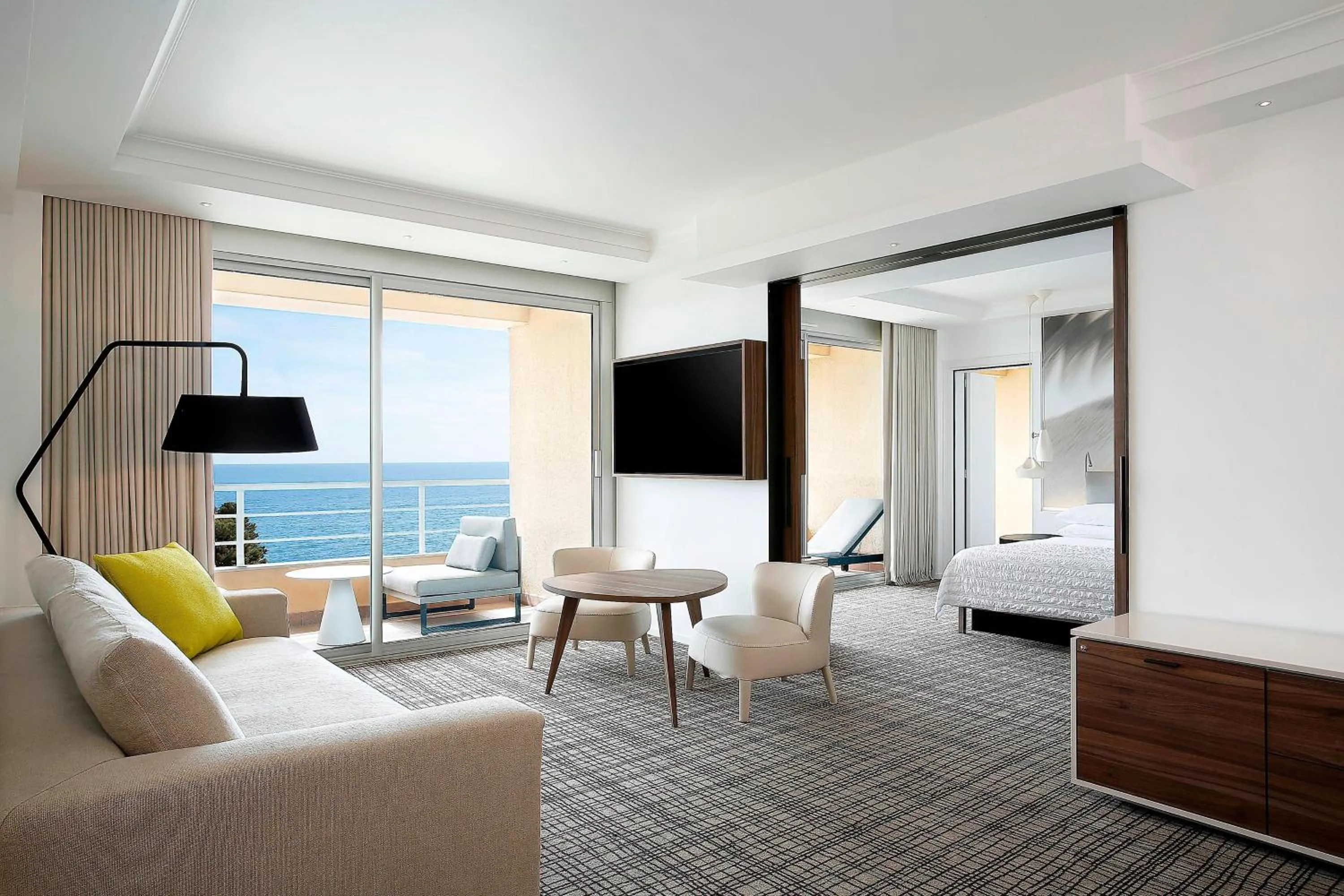 Living room in Le Méridien Beach Plaza