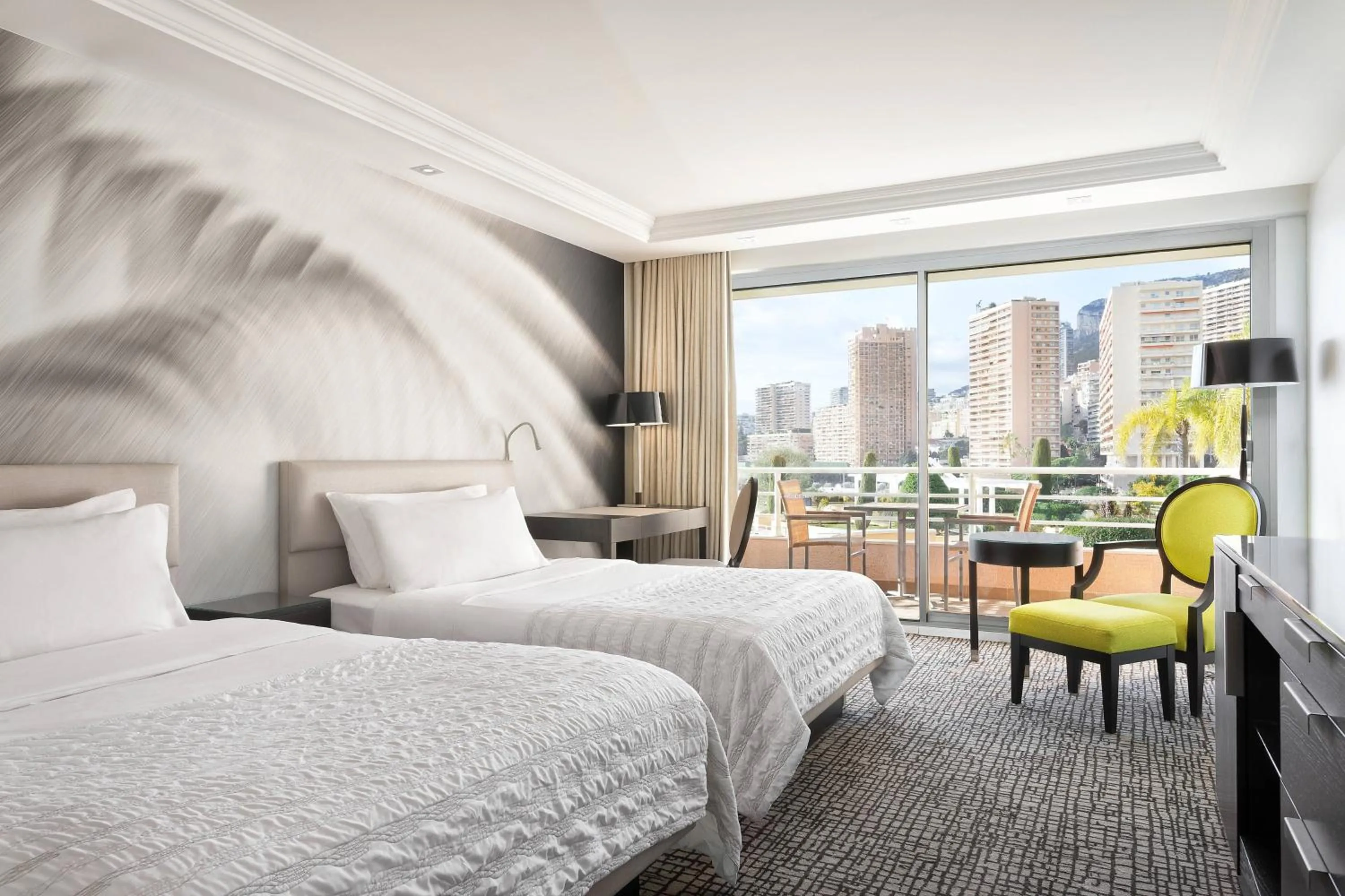 Photo of the whole room, Bed in Le Méridien Beach Plaza