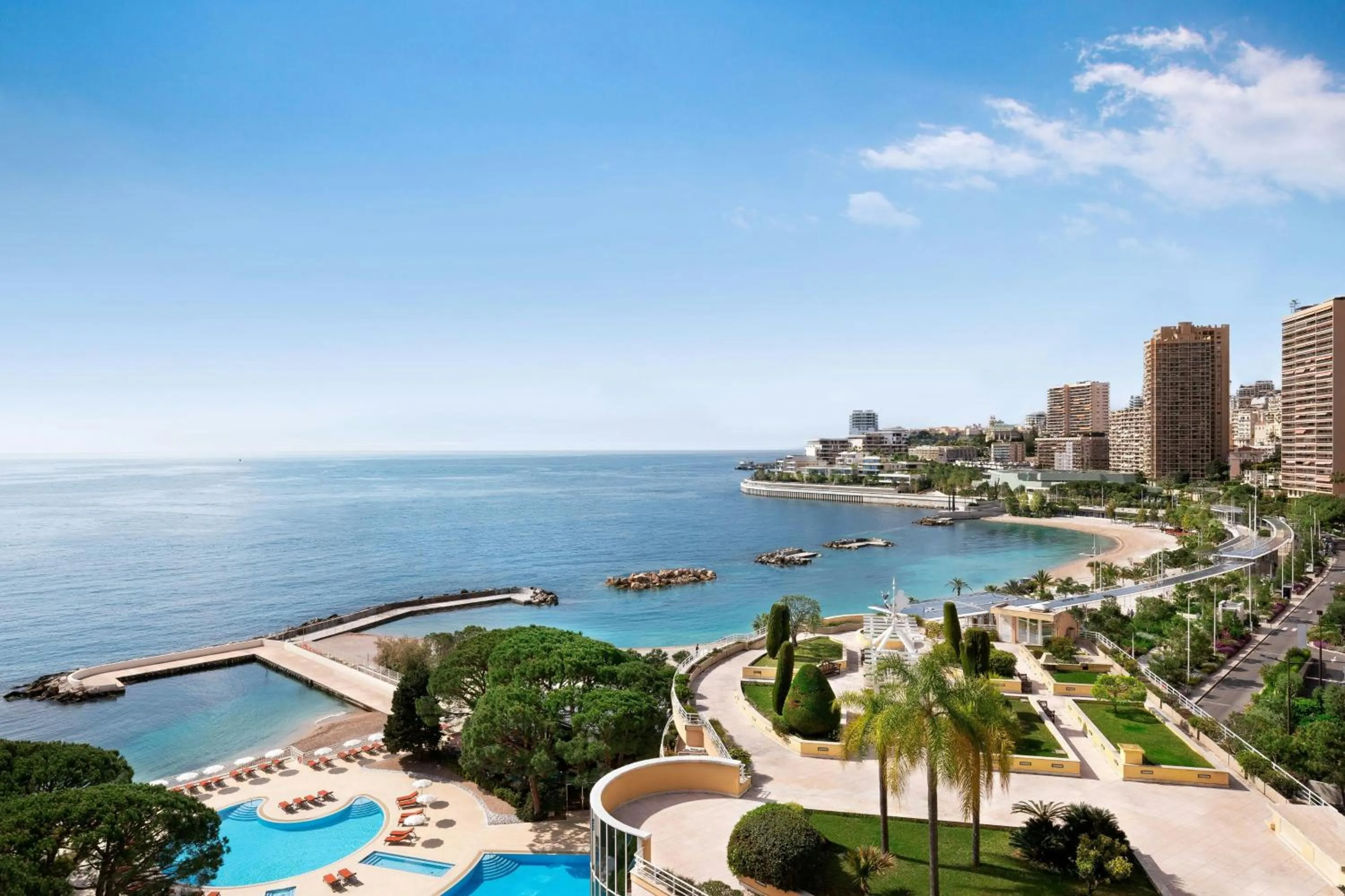 Photo of the whole room in Le Méridien Beach Plaza