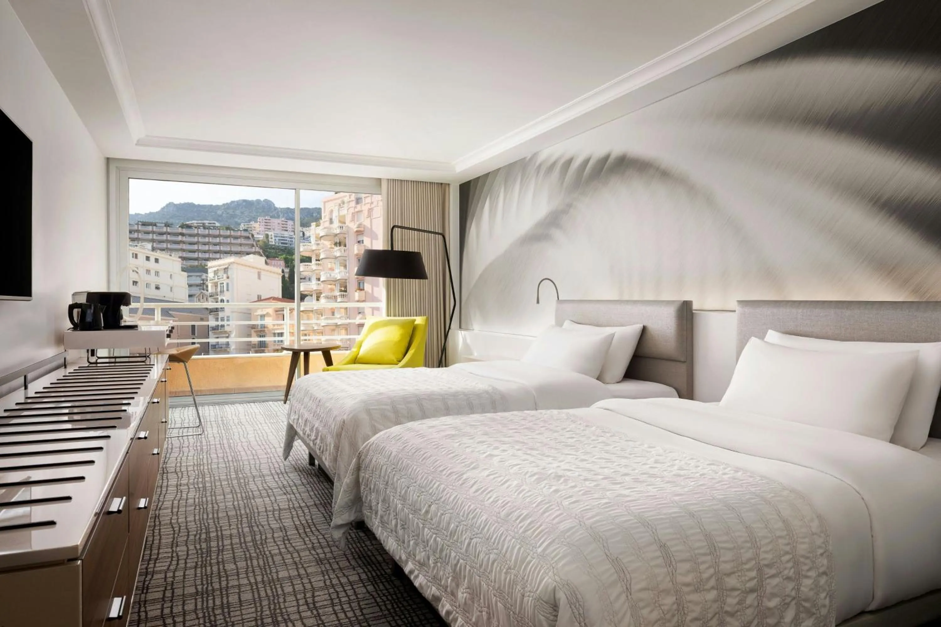 Photo of the whole room, Bed in Le Méridien Beach Plaza