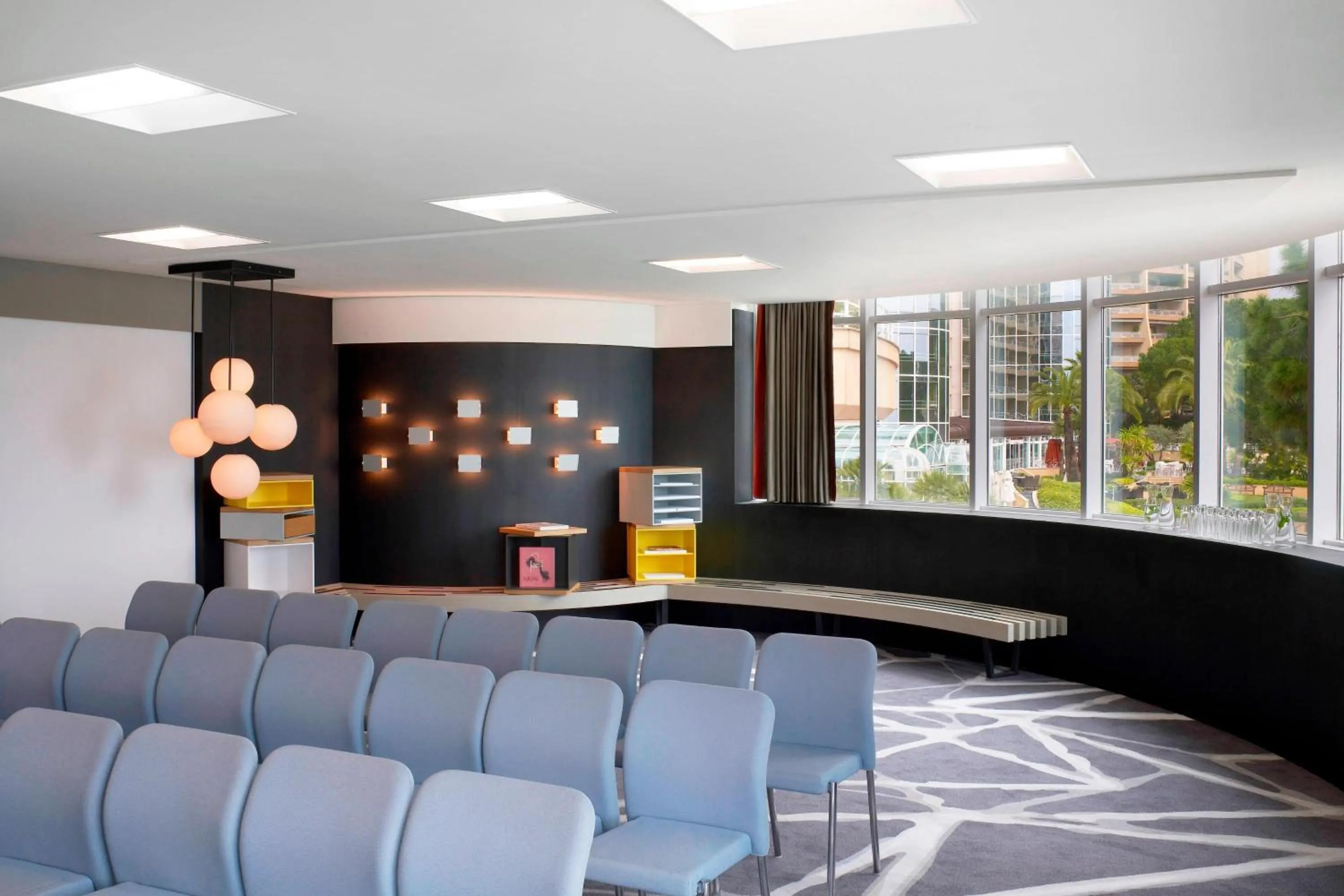 Meeting/conference room in Le Méridien Beach Plaza