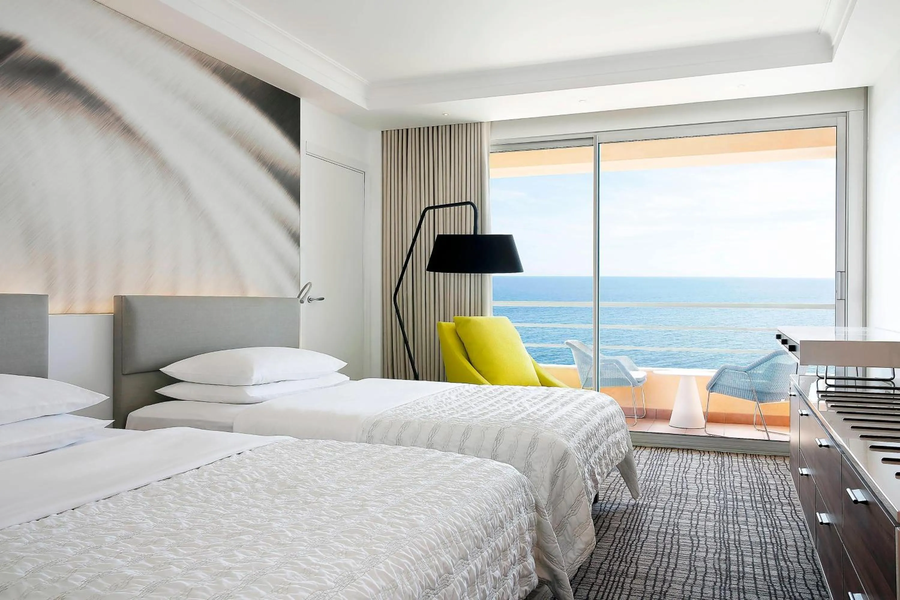 Photo of the whole room, Bed in Le Méridien Beach Plaza