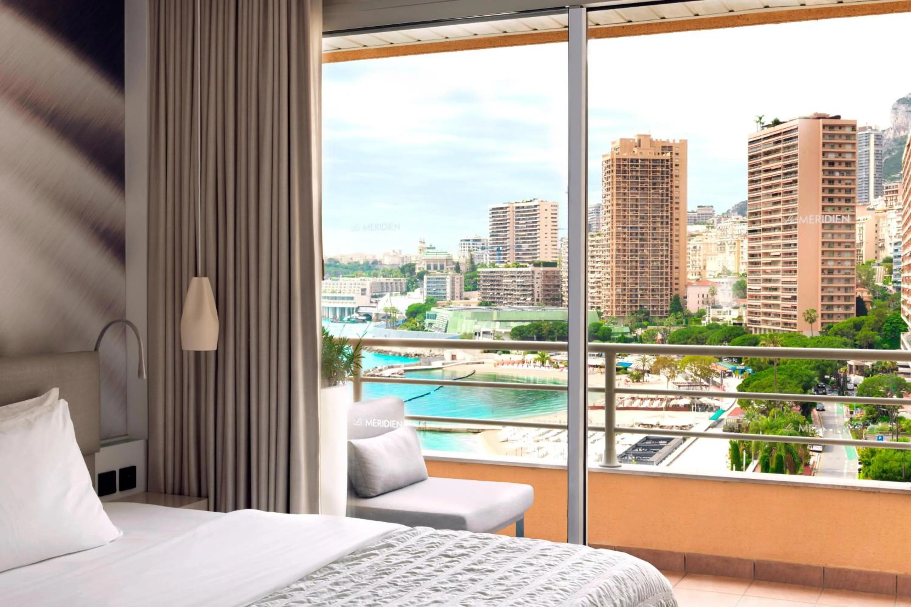 Photo of the whole room, Bed in Le Méridien Beach Plaza