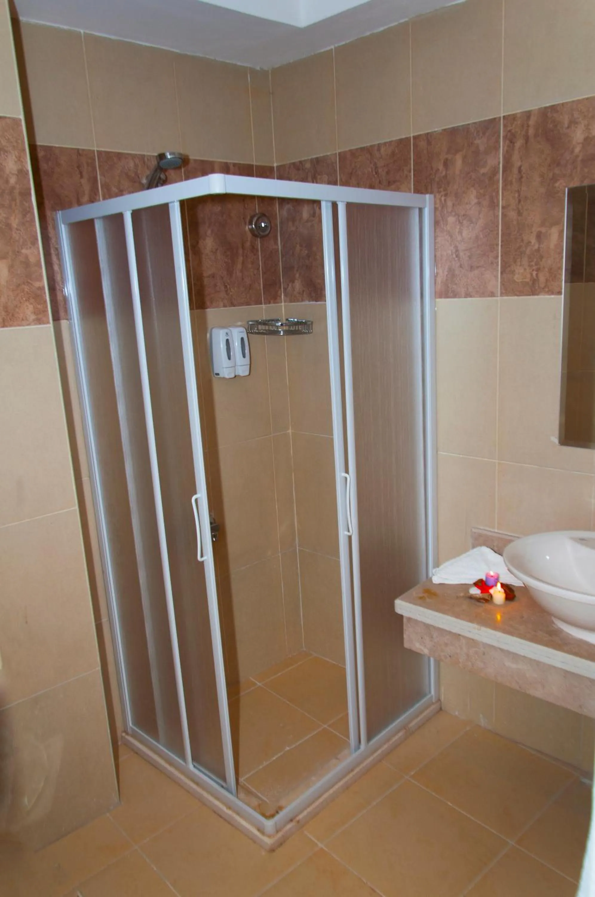 Shower in Elaria Hotel Hurgada