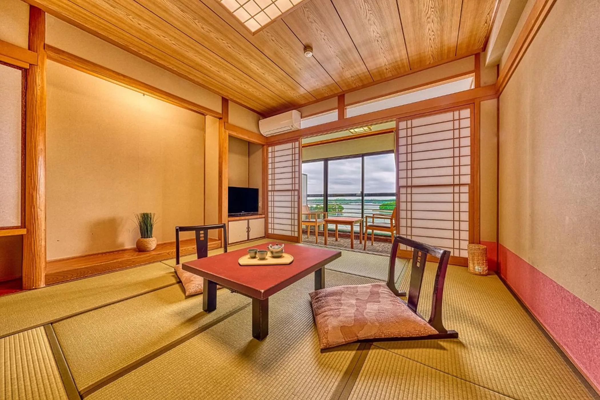 Photo of the whole room in Ooedo Onsen Monogatari Premium Shima Saichoraku