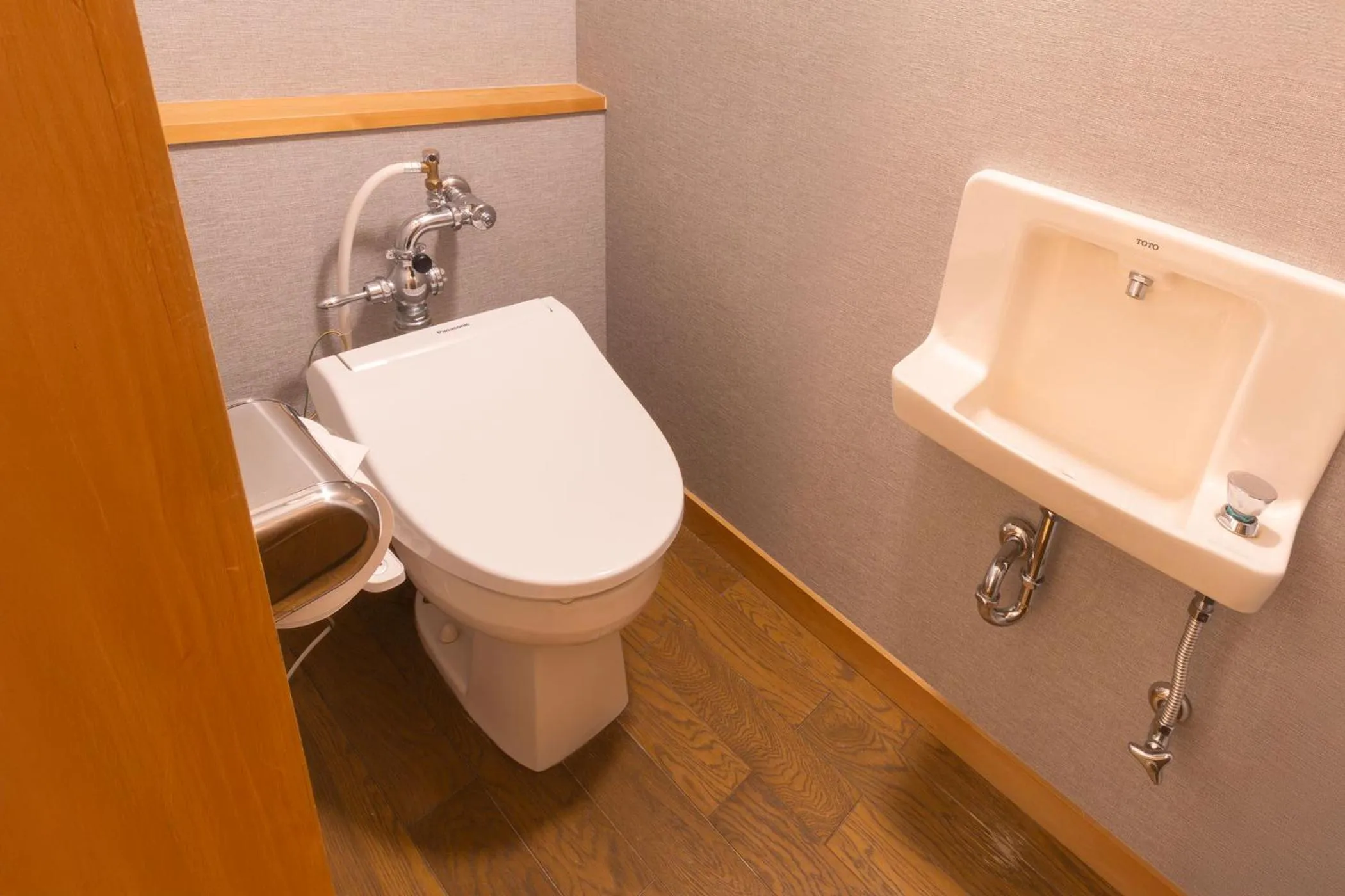 Photo of the whole room in Ooedo Onsen Monogatari Premium Shima Saichoraku