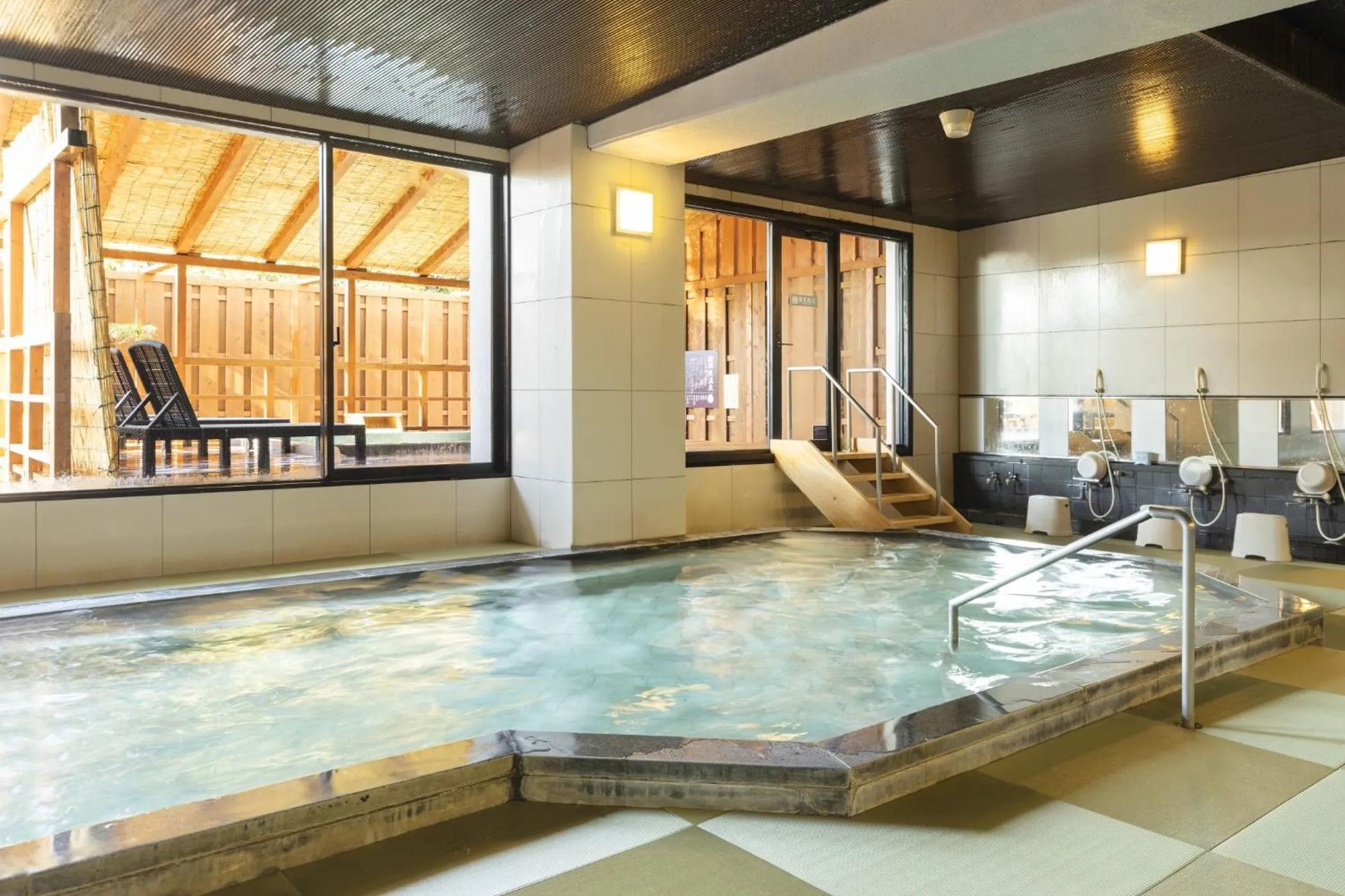 Hot Spring Bath in Ooedo Onsen Monogatari Premium Shima Saichoraku