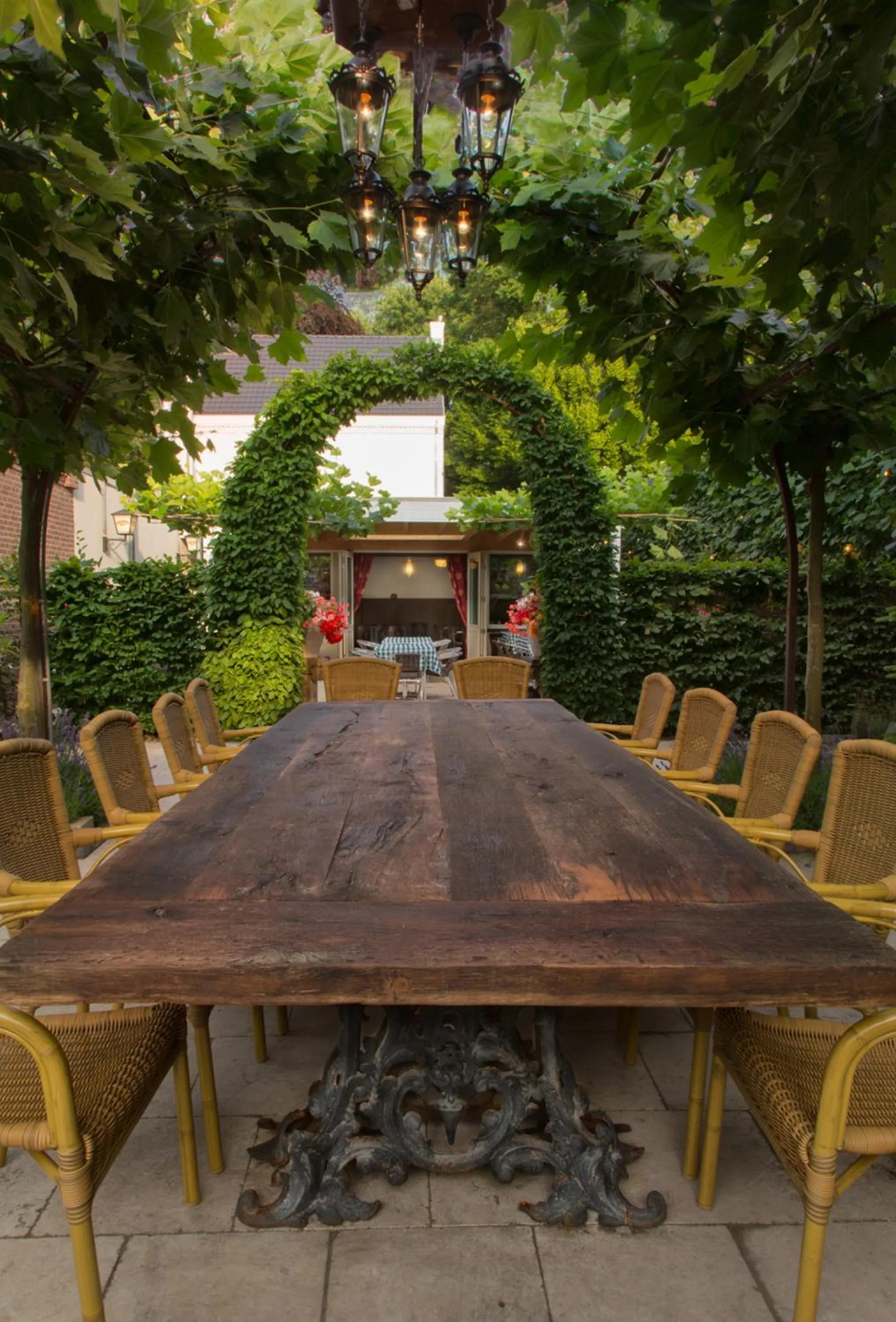 Patio in Hotel Restaurant Café Parkzicht