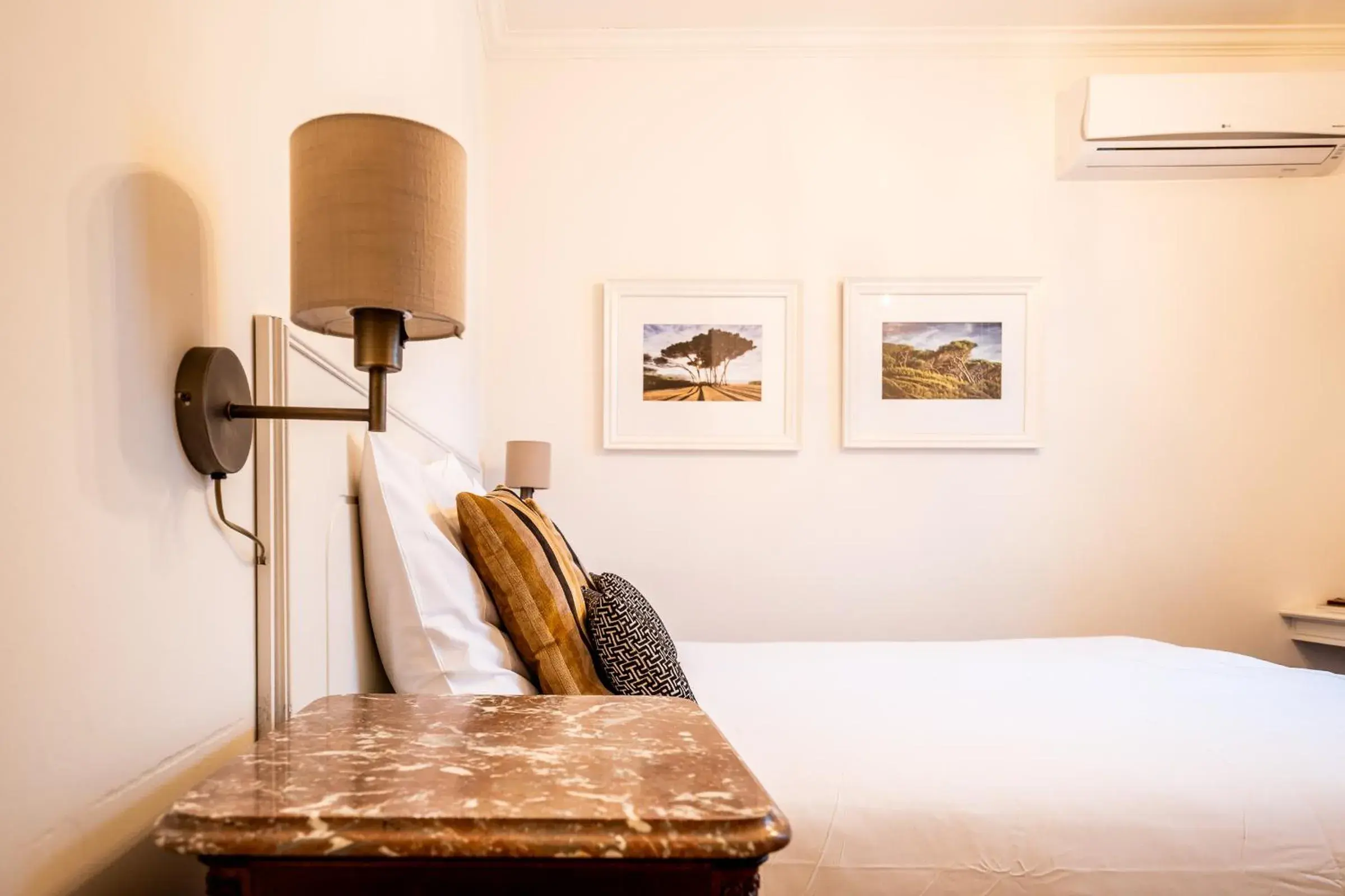 Standard Double Room with Private Bathroom - single occupancy in Hotel Restaurant Café Parkzicht Standard Double Room with Private Bathroom - single occupancy in Hotel Restaurant Café Parkzicht