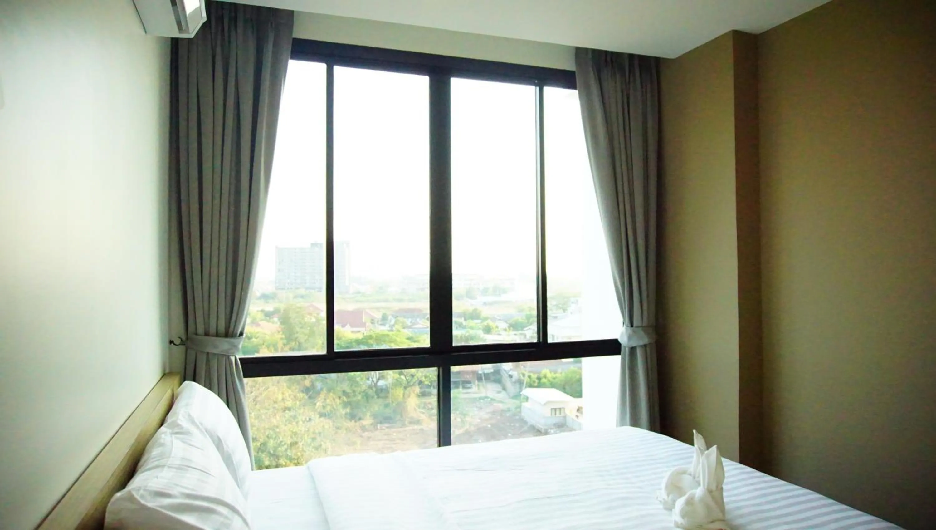 Bed in 185 Residence