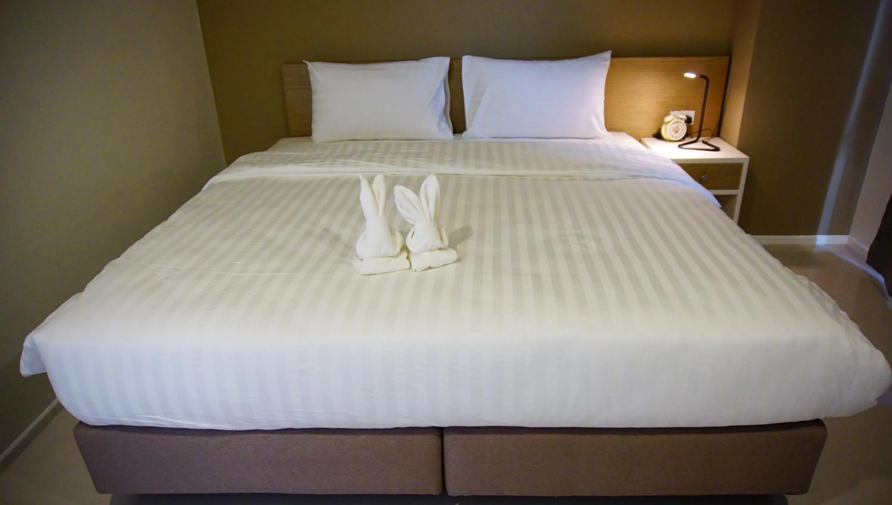 Bed in 185 Residence