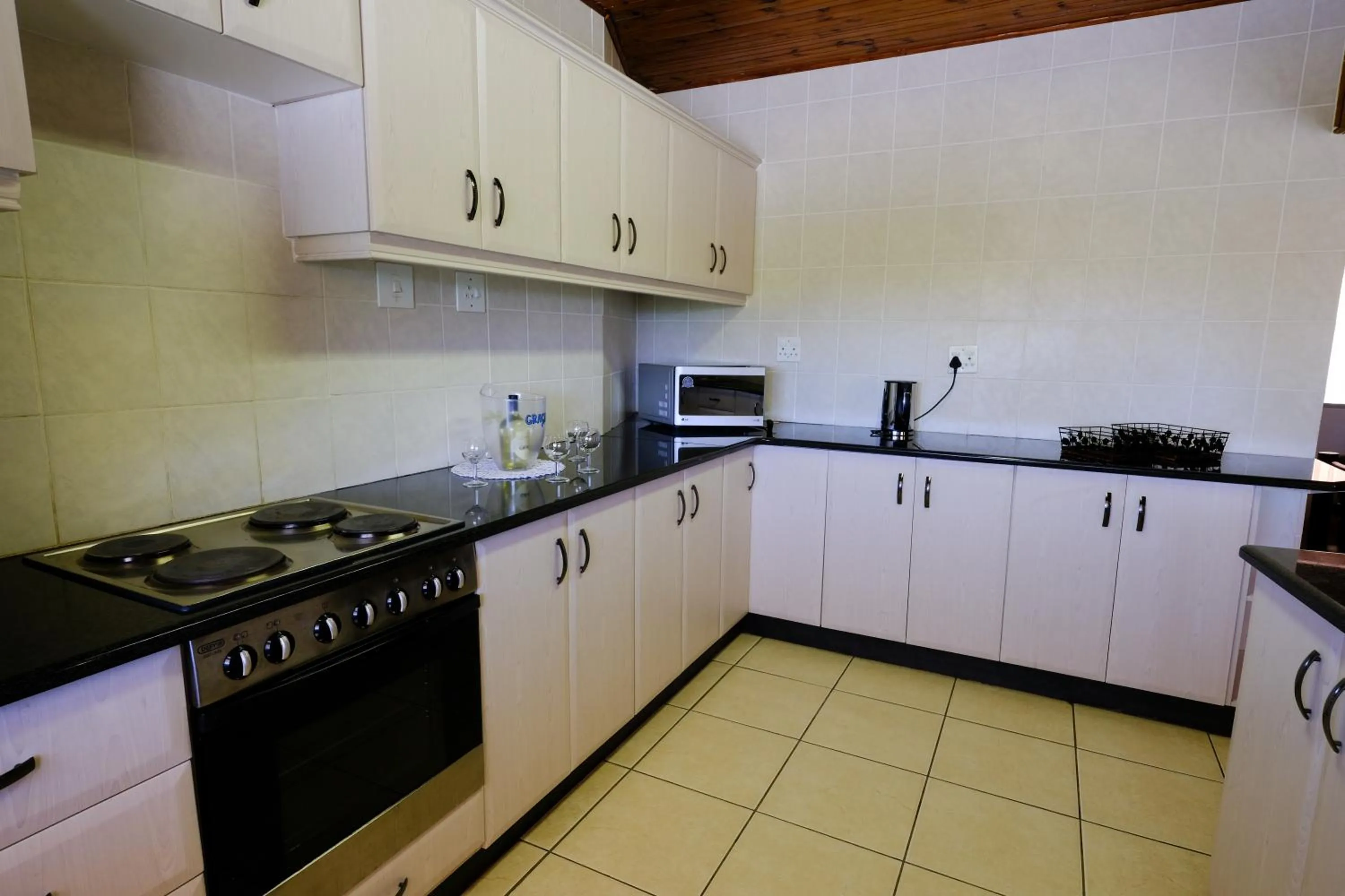 Kitchen or kitchenette in St Lucia Palms
