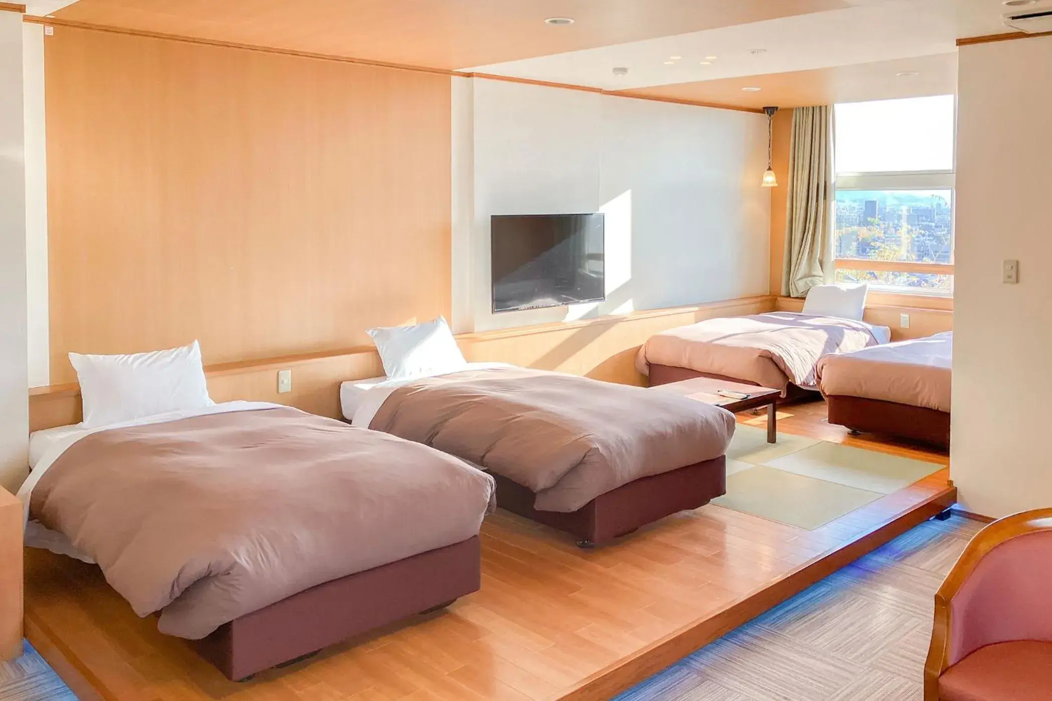 Standard Quadruple Room in Ooedo Onsen Monogatari Dogo Standard Quadruple Room in Ooedo Onsen Monogatari Dogo