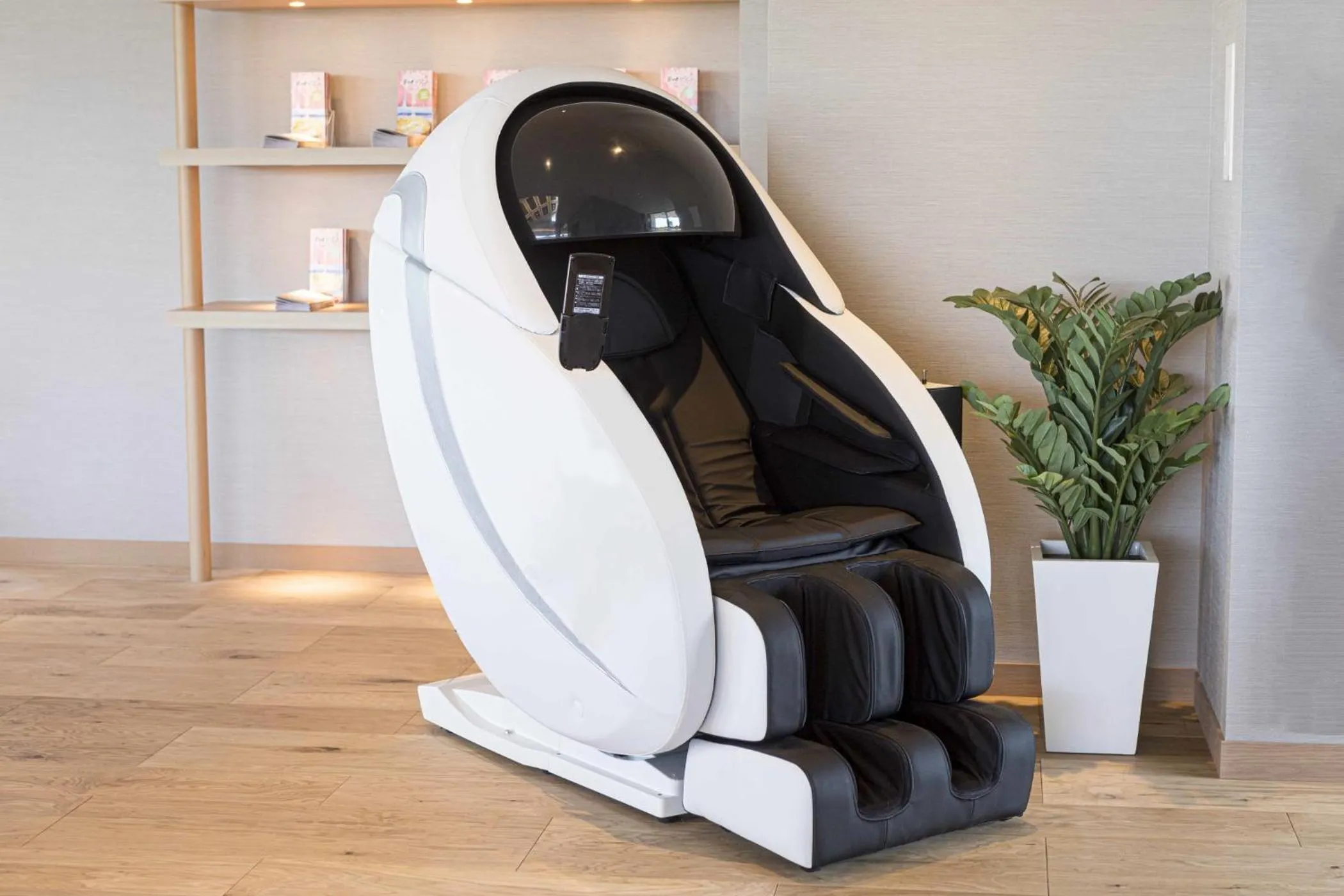 Massage in Ooedo Onsen Monogatari Awazu Grand Hotel