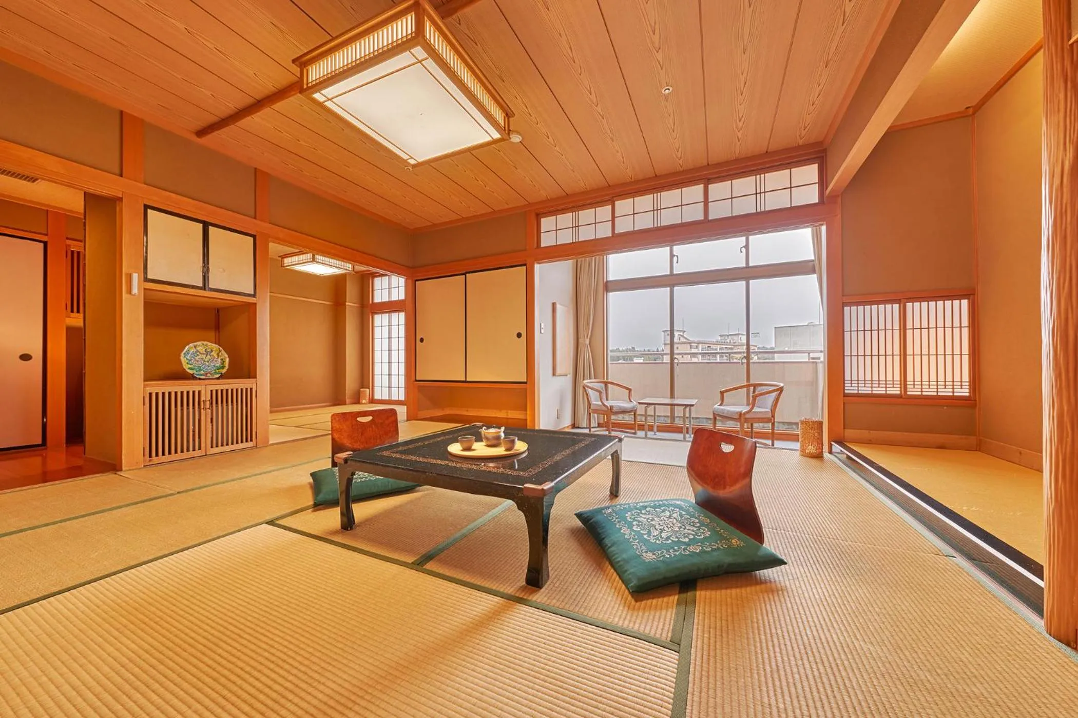 Photo of the whole room in Ooedo Onsen Monogatari Awazu Grand Hotel