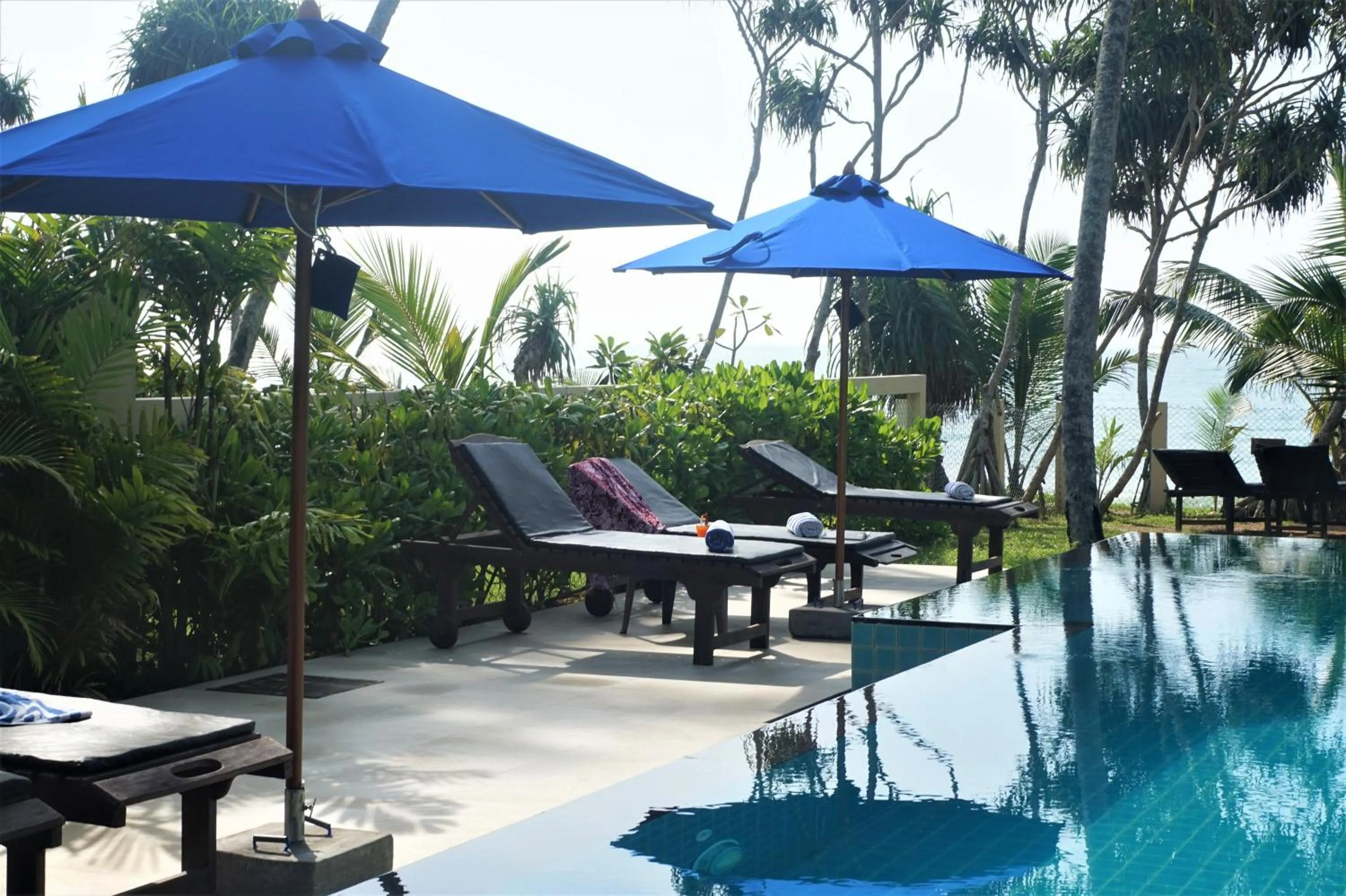 Swimming Pool in Lanka Beach Bungalows