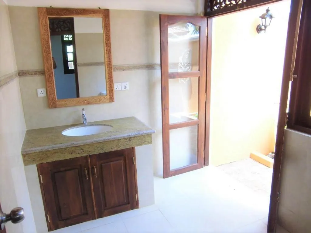 Bathroom in Lanka Beach Bungalows