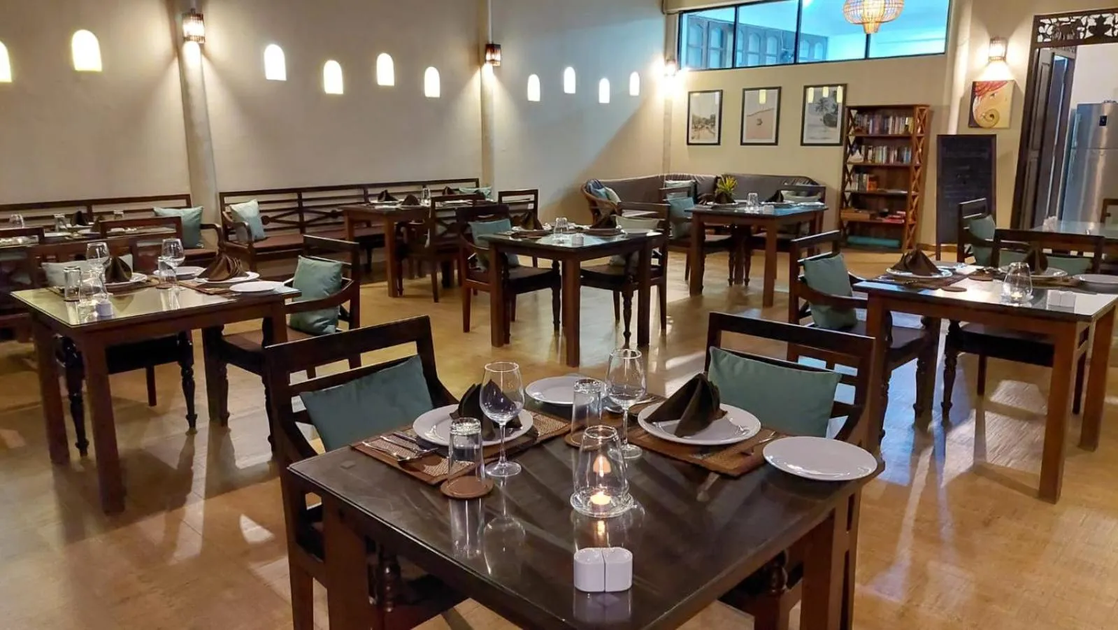 Restaurant/places to eat in Lanka Beach Boutique Bungalows & Grand Villa