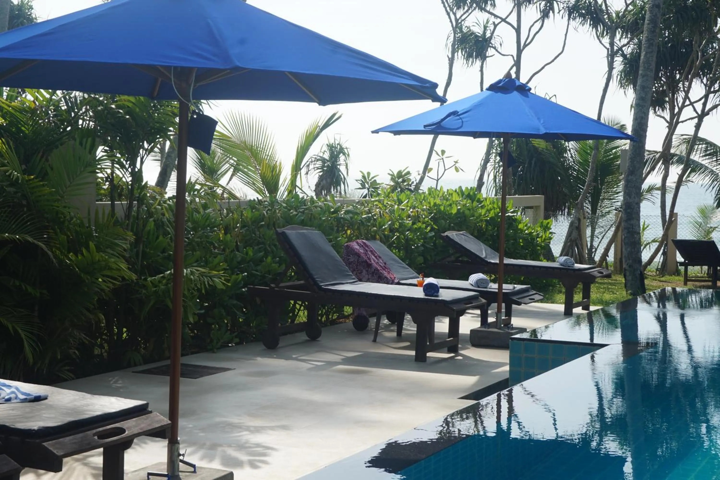 Swimming Pool in Lanka Beach Bungalows
