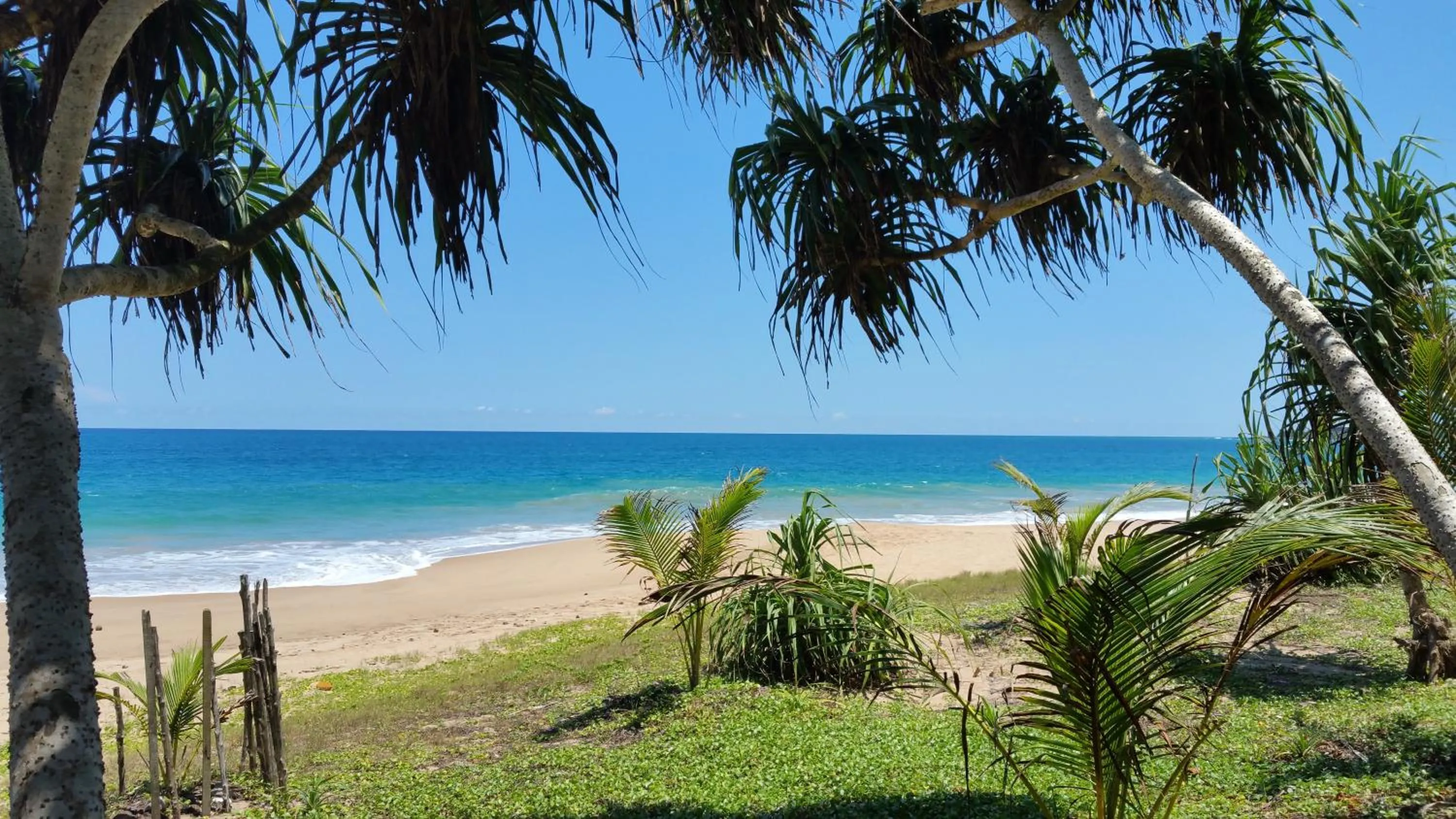 Beach in Lanka Beach Bungalows