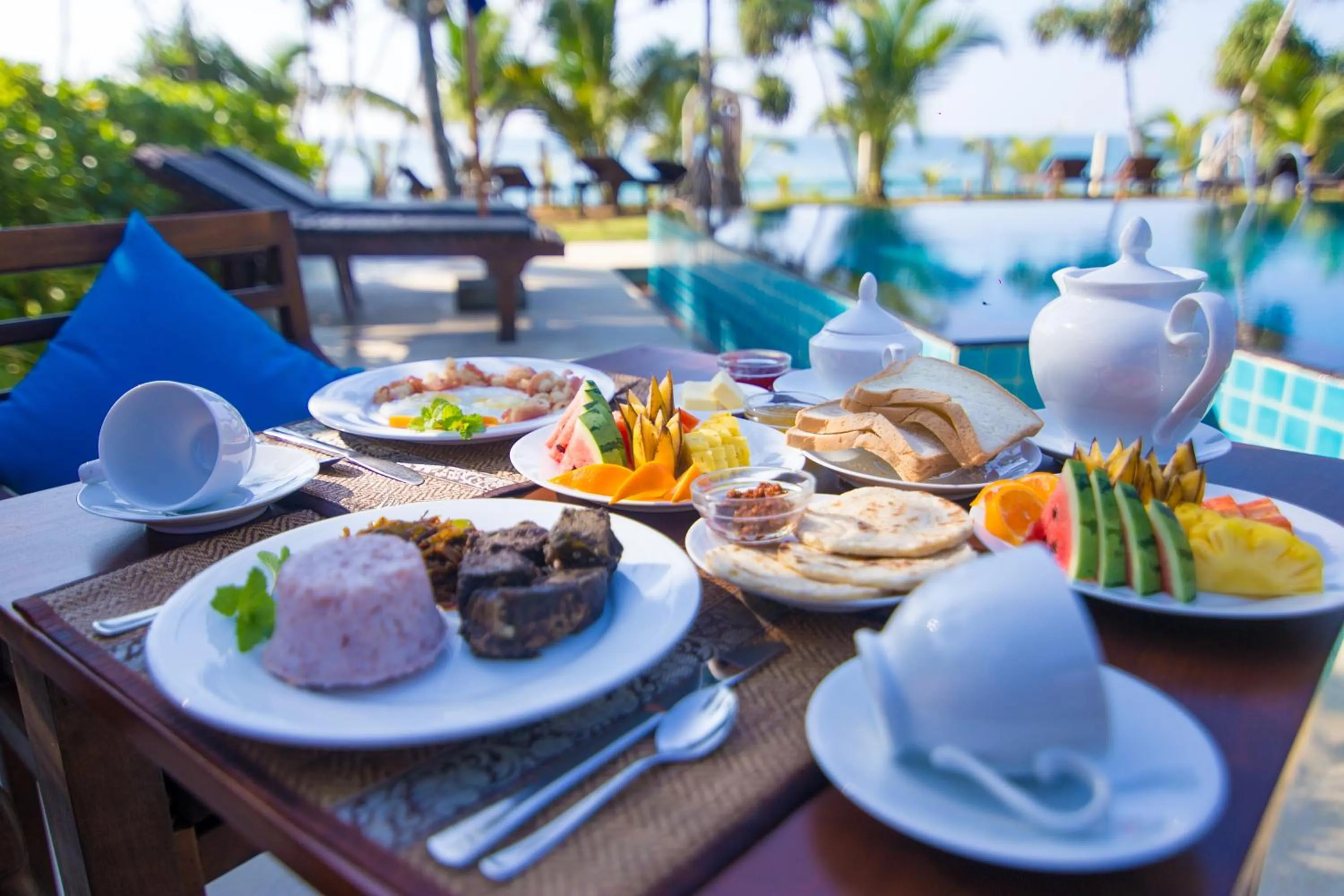 Food in Lanka Beach Bungalows