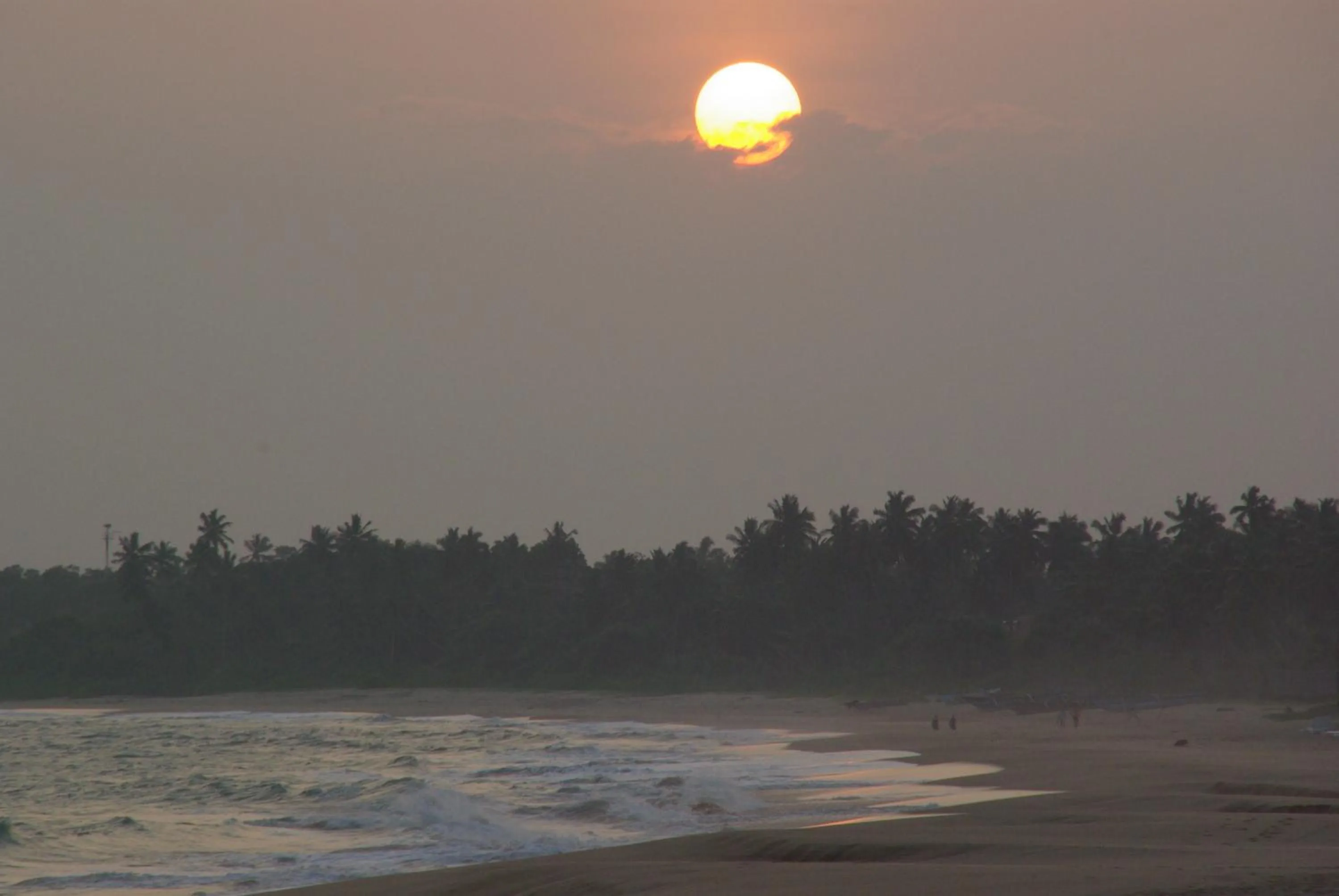Sunrise/Sunset in Lanka Beach Bungalows