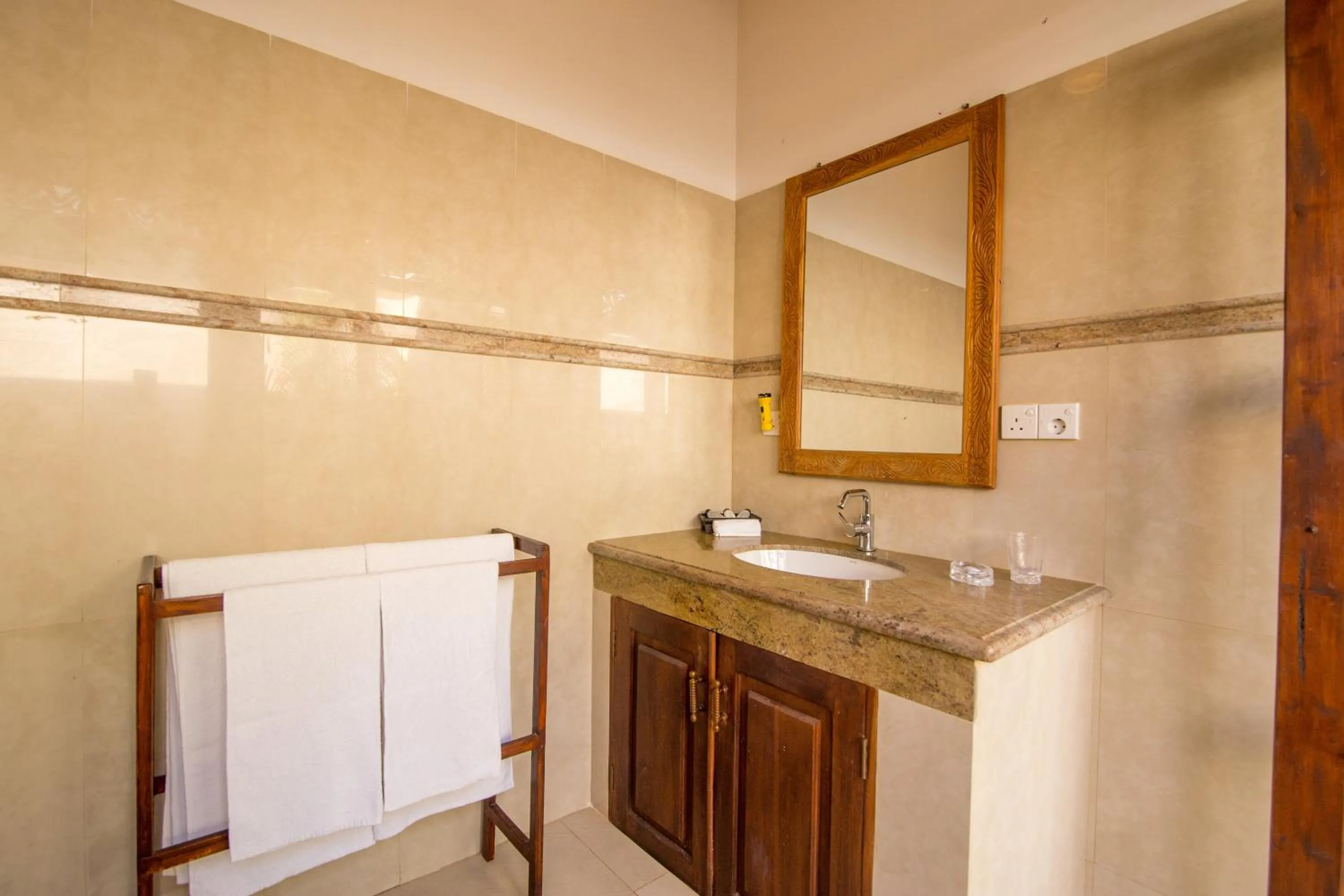 Bathroom in Lanka Beach Bungalows